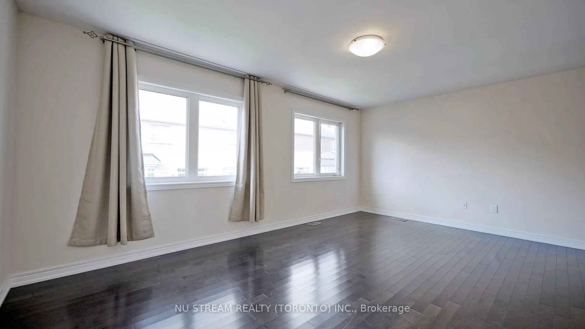 Photo 22 of 73 Serano Crescent, Richmond Hill, Jefferson — HOMEH