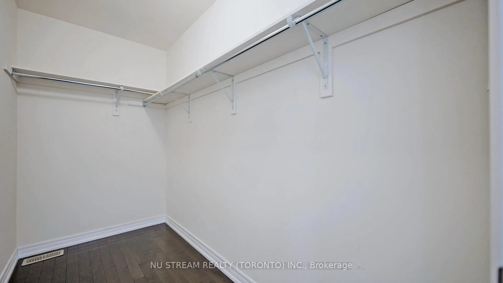 Photo 23 of 73 Serano Crescent, Richmond Hill, Jefferson — HOMEH