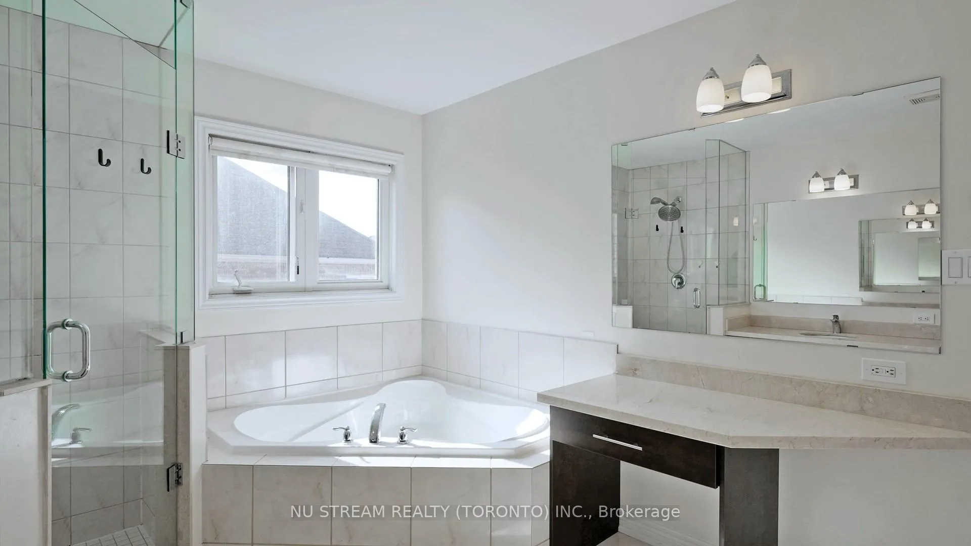 Photo 25 of 73 Serano Crescent, Richmond Hill, Jefferson — HOMEH
