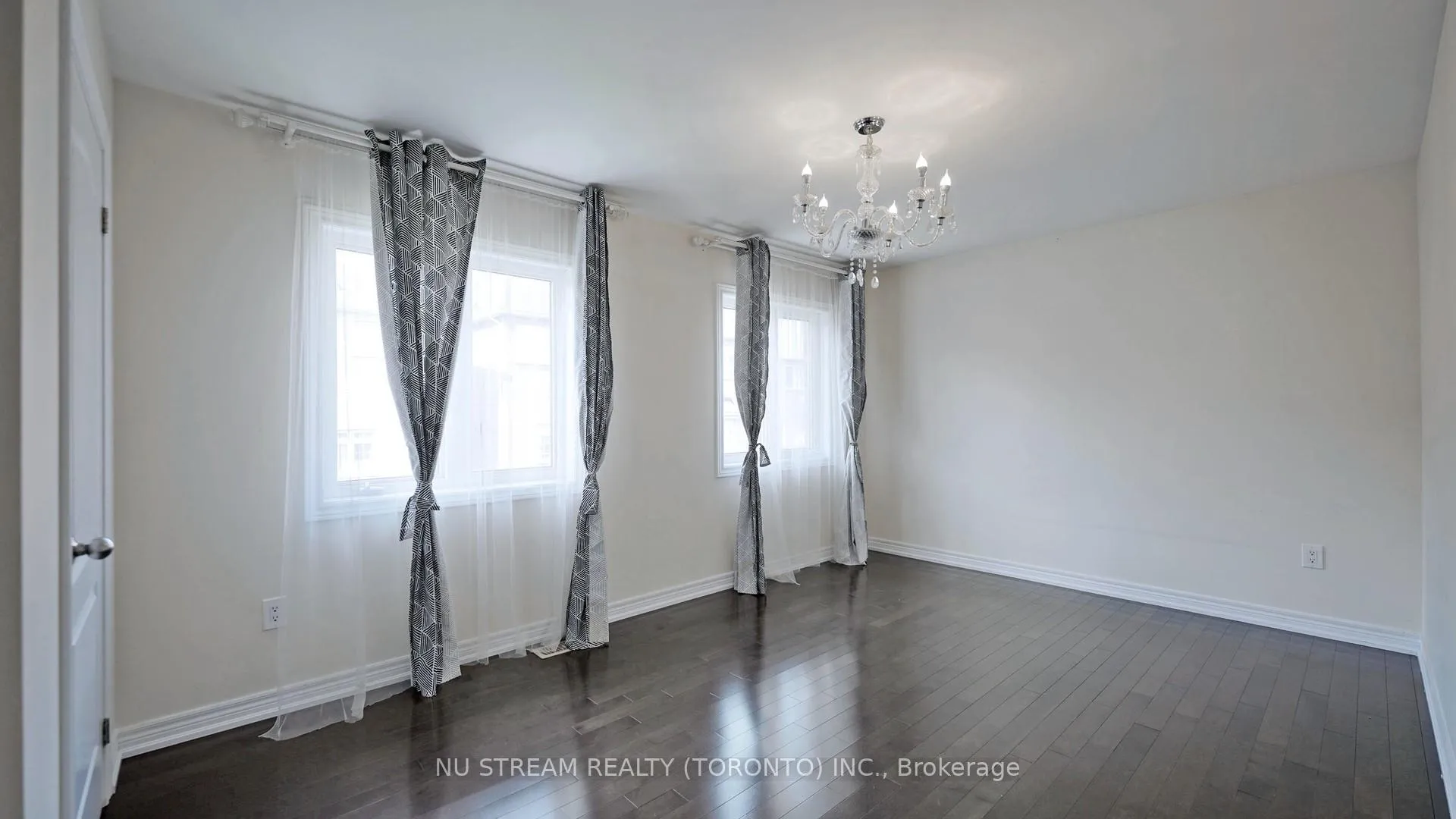 Photo 29 of 73 Serano Crescent, Richmond Hill, Jefferson — HOMEH