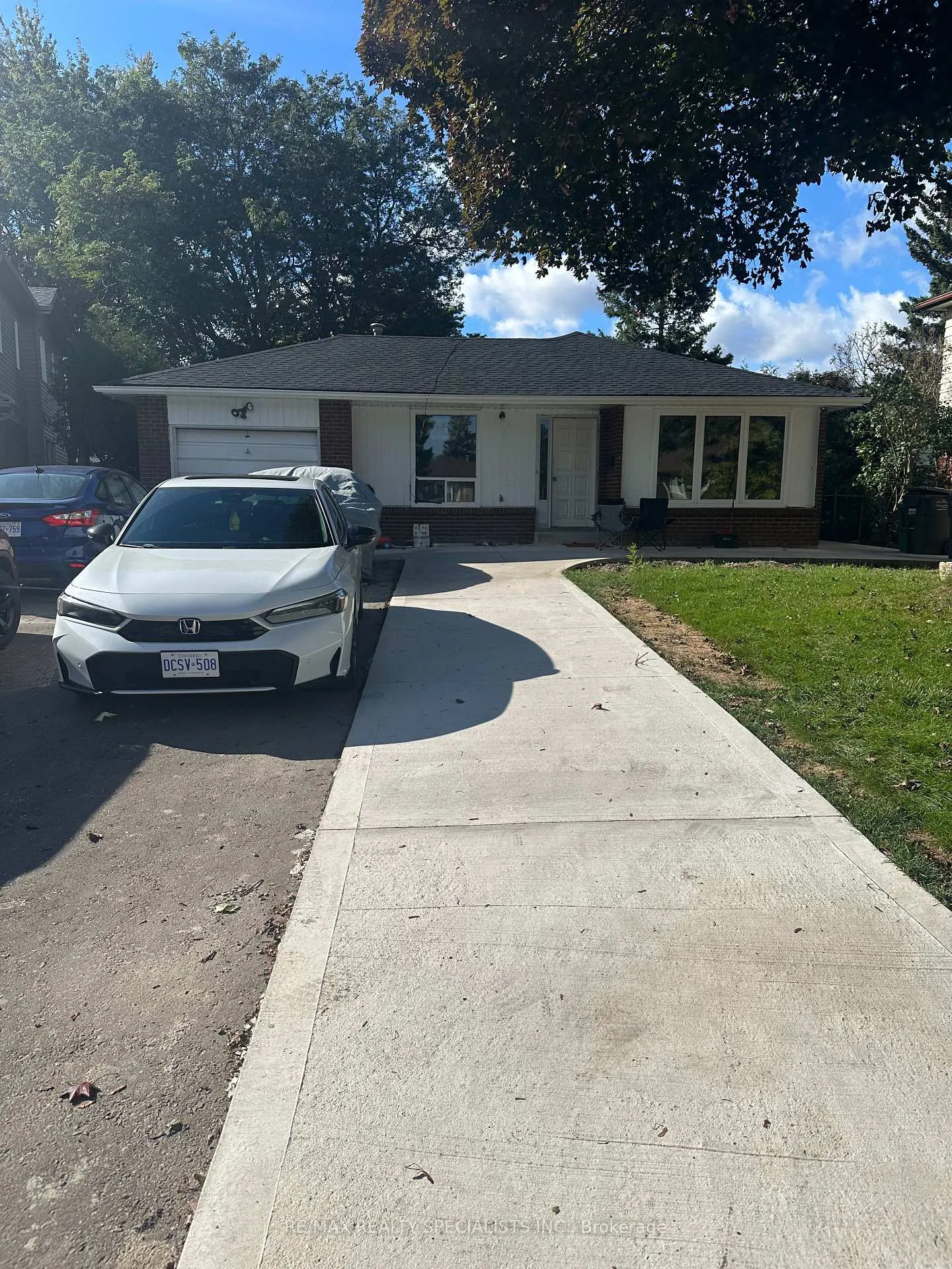 Photo 3 of Unit Main, 6 Earlton Court N, Brampton, Southgate — HOMEH