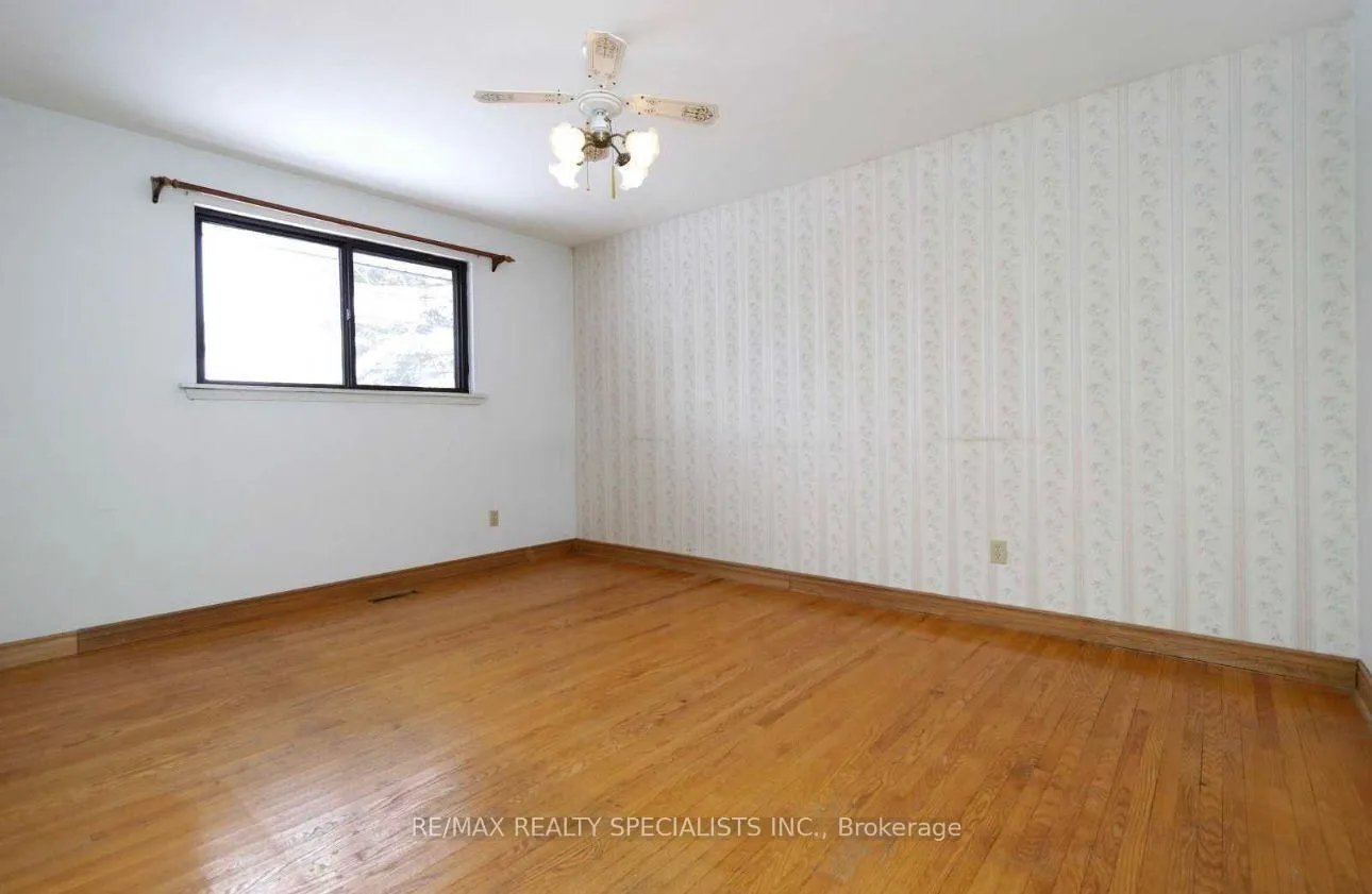 Photo 9 of Unit Main, 6 Earlton Court N, Brampton, Southgate — HOMEH