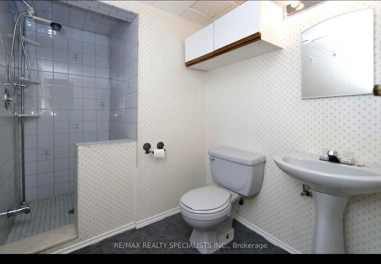 Photo 10 of Unit Main, 6 Earlton Court N, Brampton, Southgate — HOMEH