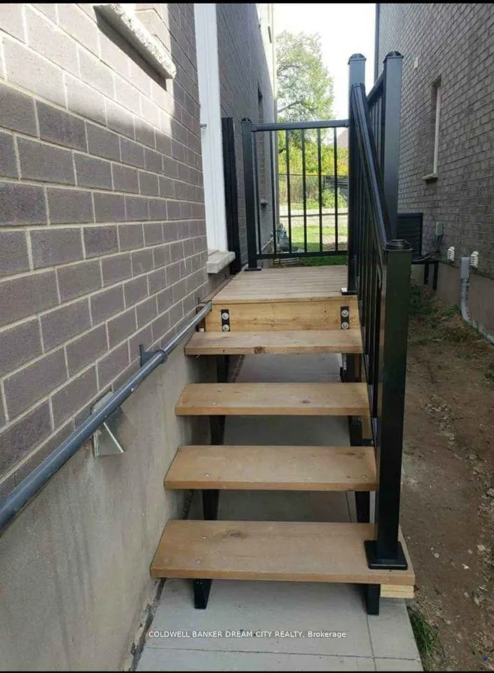 Photo 2 of Unit (Lower), 158 Forest Creek Drive, Kitchener, Doon South — HOMEH