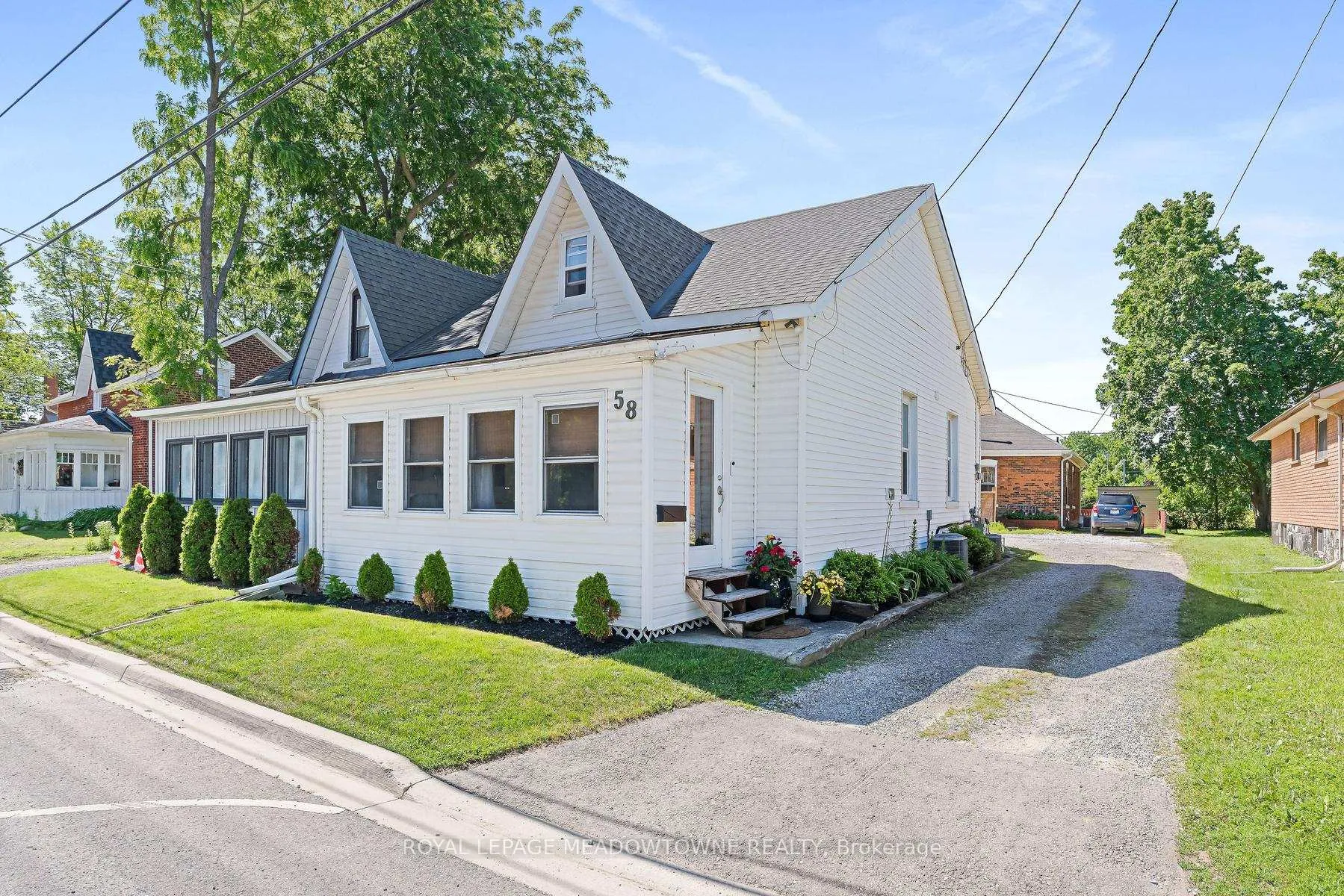 Photo 3 of 58 Young Street, Halton Hills, Acton — HOMEH
