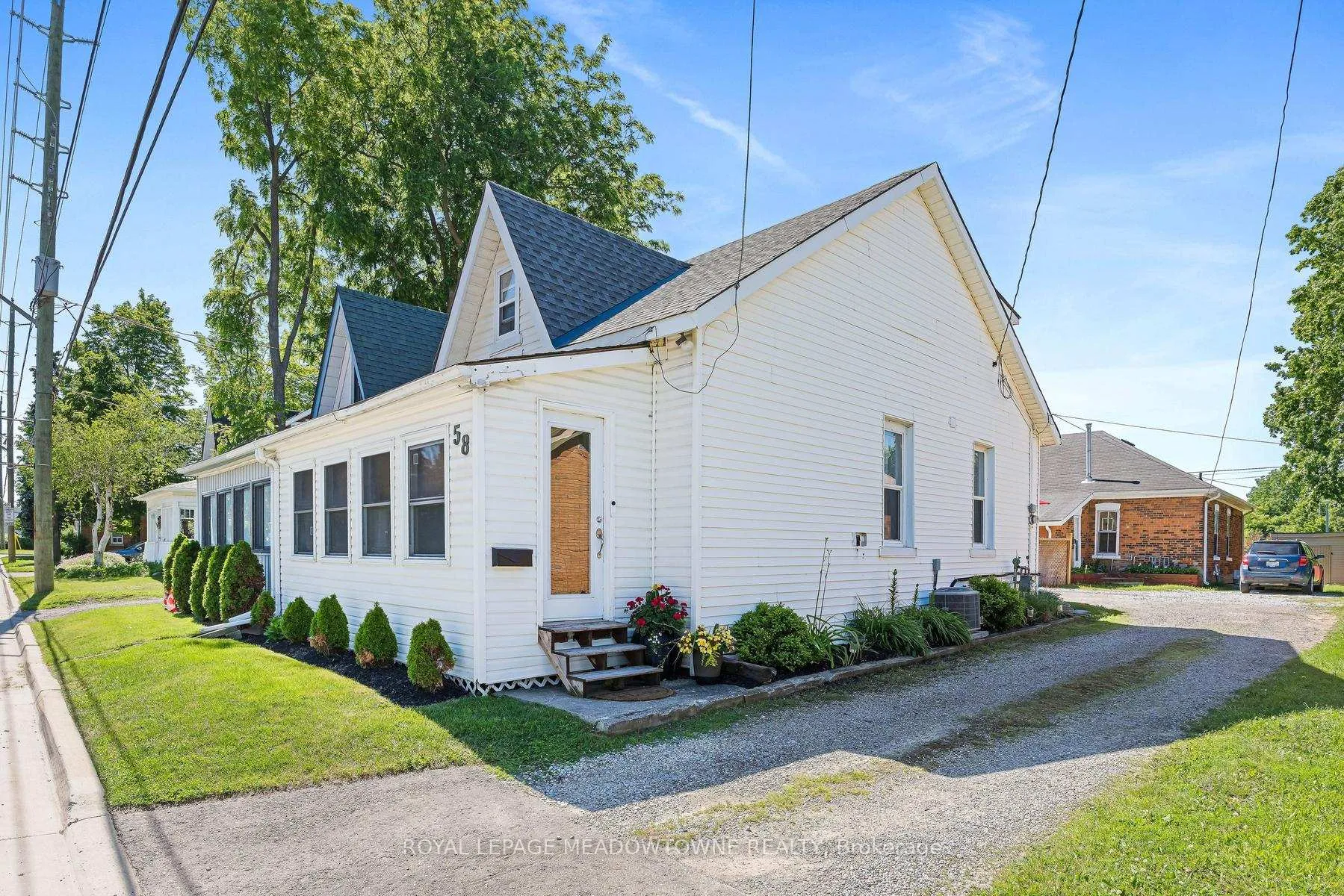 Photo 4 of 58 Young Street, Halton Hills, Acton — HOMEH