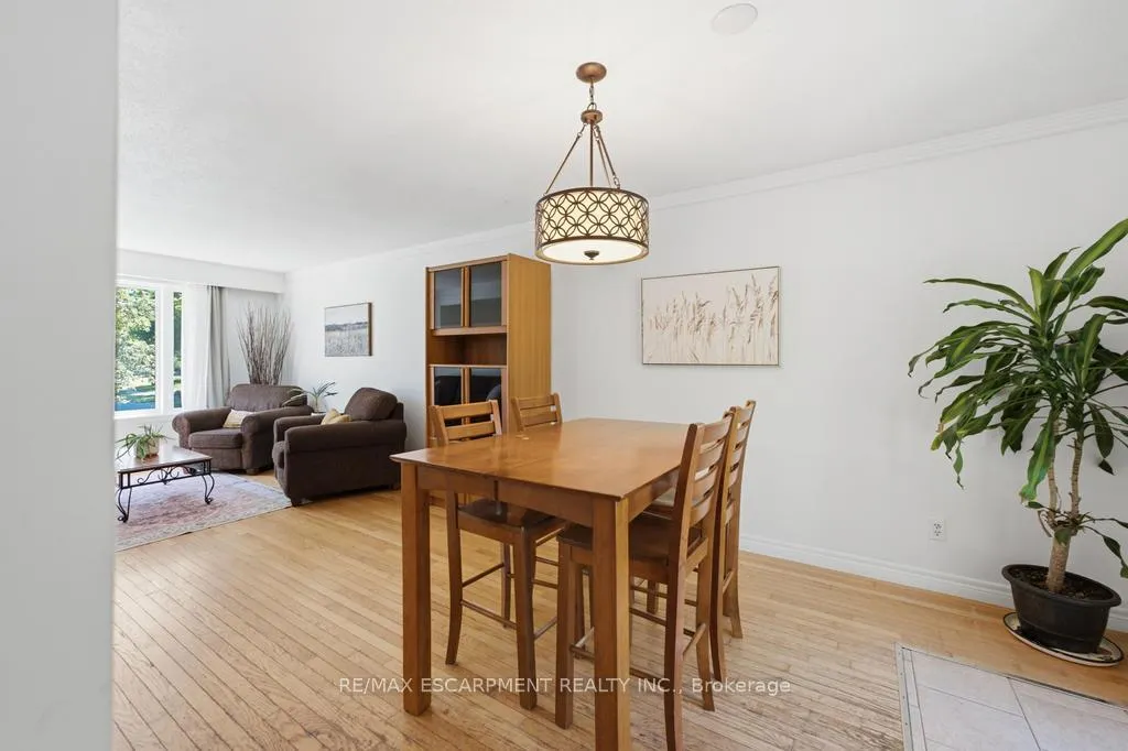 Photo 8 of 14 Gateway Drive, Guelph, Willow West/Sugarbush/West Acres — HOMEH