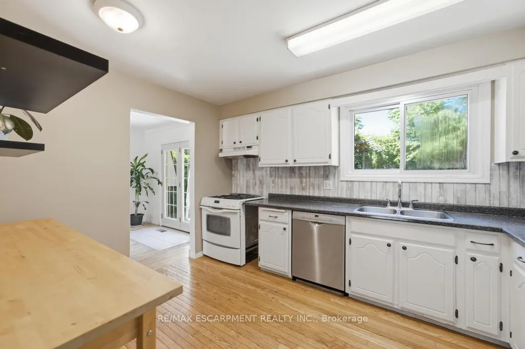 Photo 13 of 14 Gateway Drive, Guelph, Willow West/Sugarbush/West Acres — HOMEH