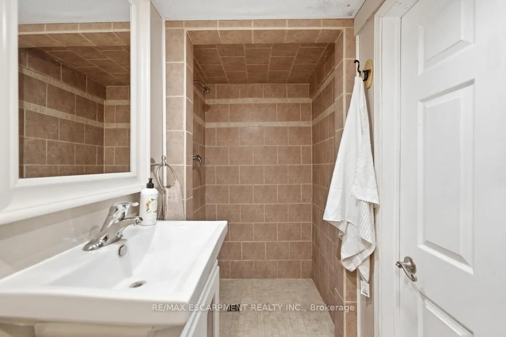 Photo 21 of 14 Gateway Drive, Guelph, Willow West/Sugarbush/West Acres — HOMEH