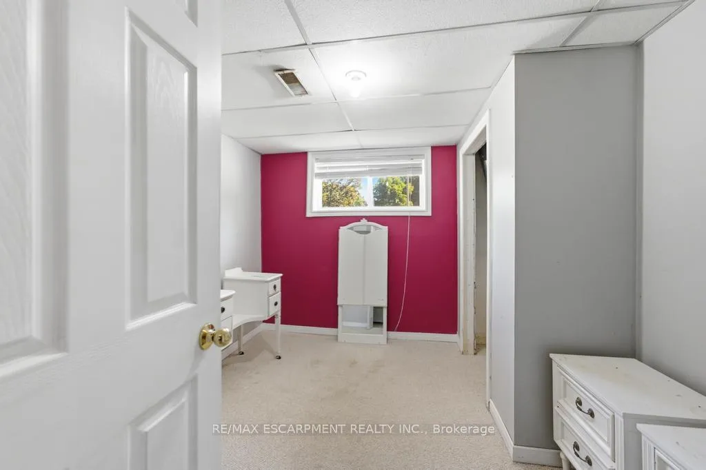 Photo 22 of 14 Gateway Drive, Guelph, Willow West/Sugarbush/West Acres — HOMEH