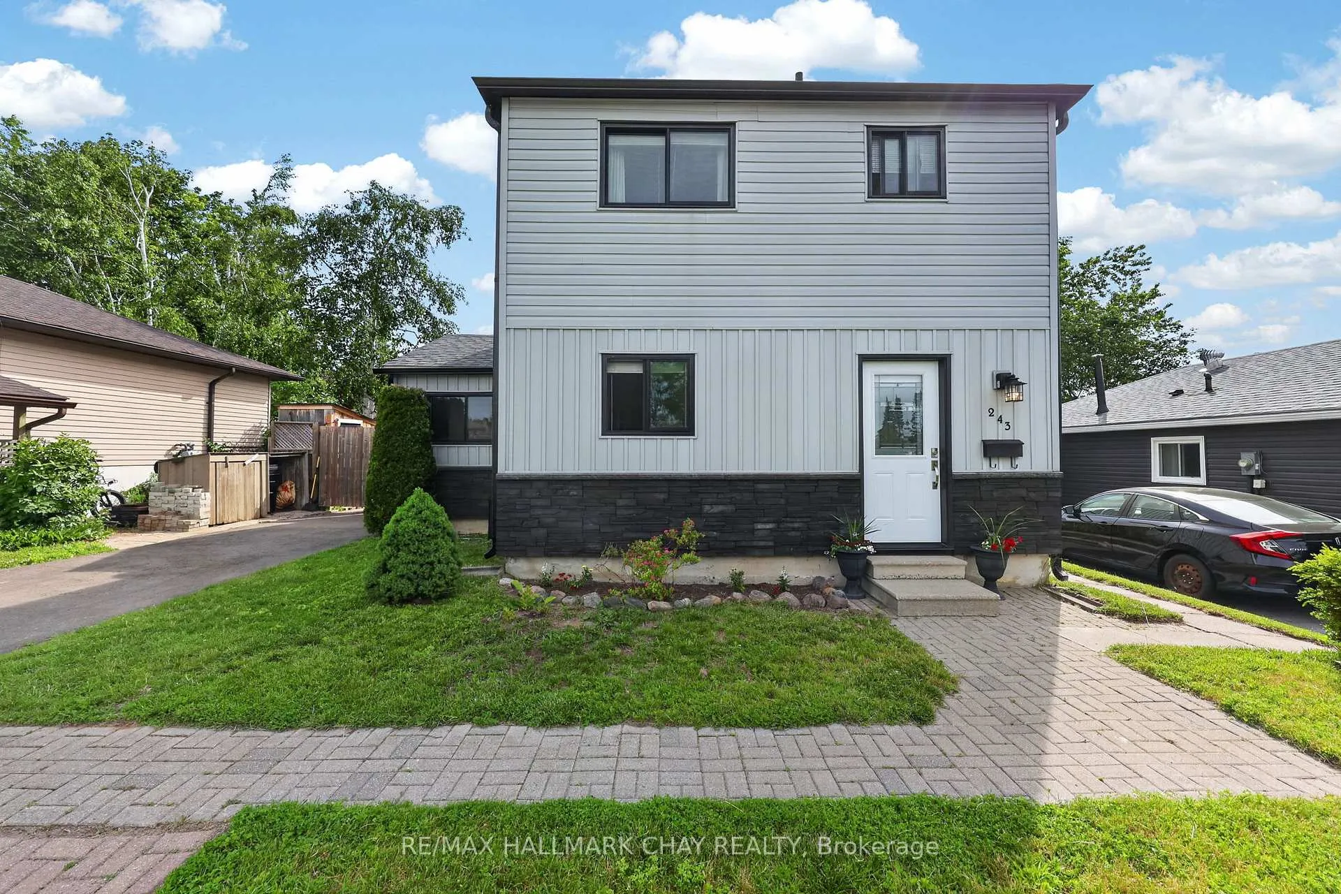 Photo 3 of 243 Letitia Street, Barrie, Letitia Heights — HOMEH