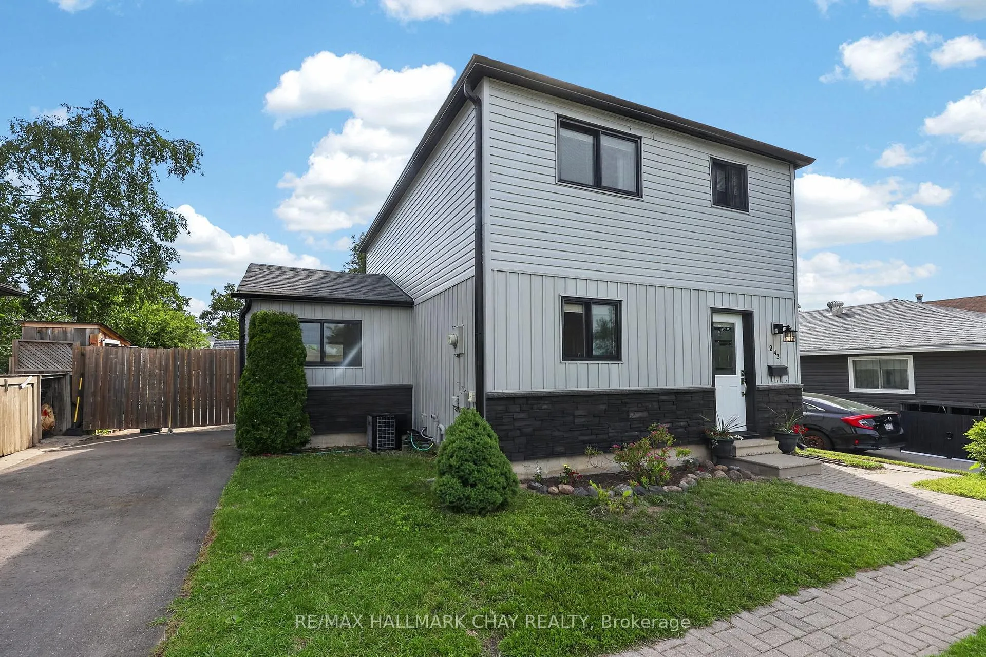 Photo 5 of 243 Letitia Street, Barrie, Letitia Heights — HOMEH