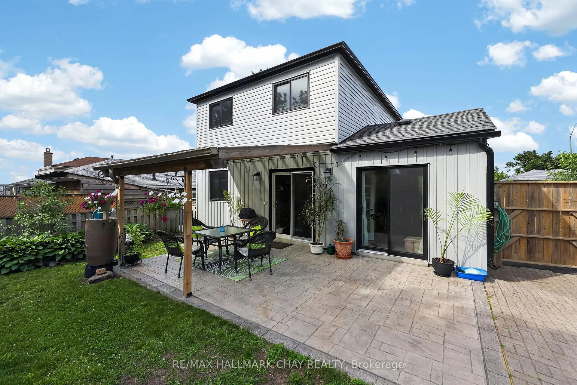 Photo 11 of 243 Letitia Street, Barrie, Letitia Heights — HOMEH
