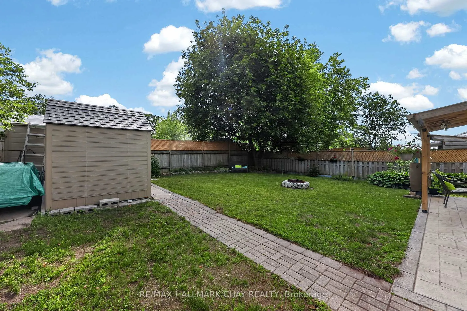 Photo 12 of 243 Letitia Street, Barrie, Letitia Heights — HOMEH