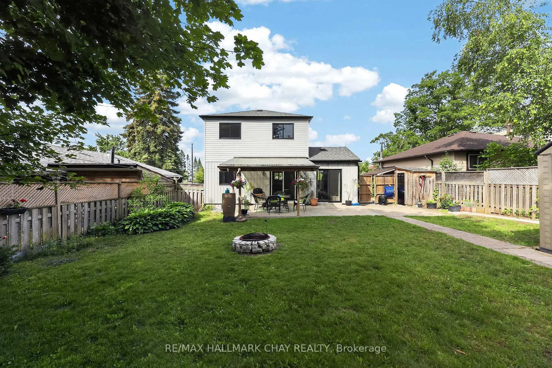 Photo 16 of 243 Letitia Street, Barrie, Letitia Heights — HOMEH
