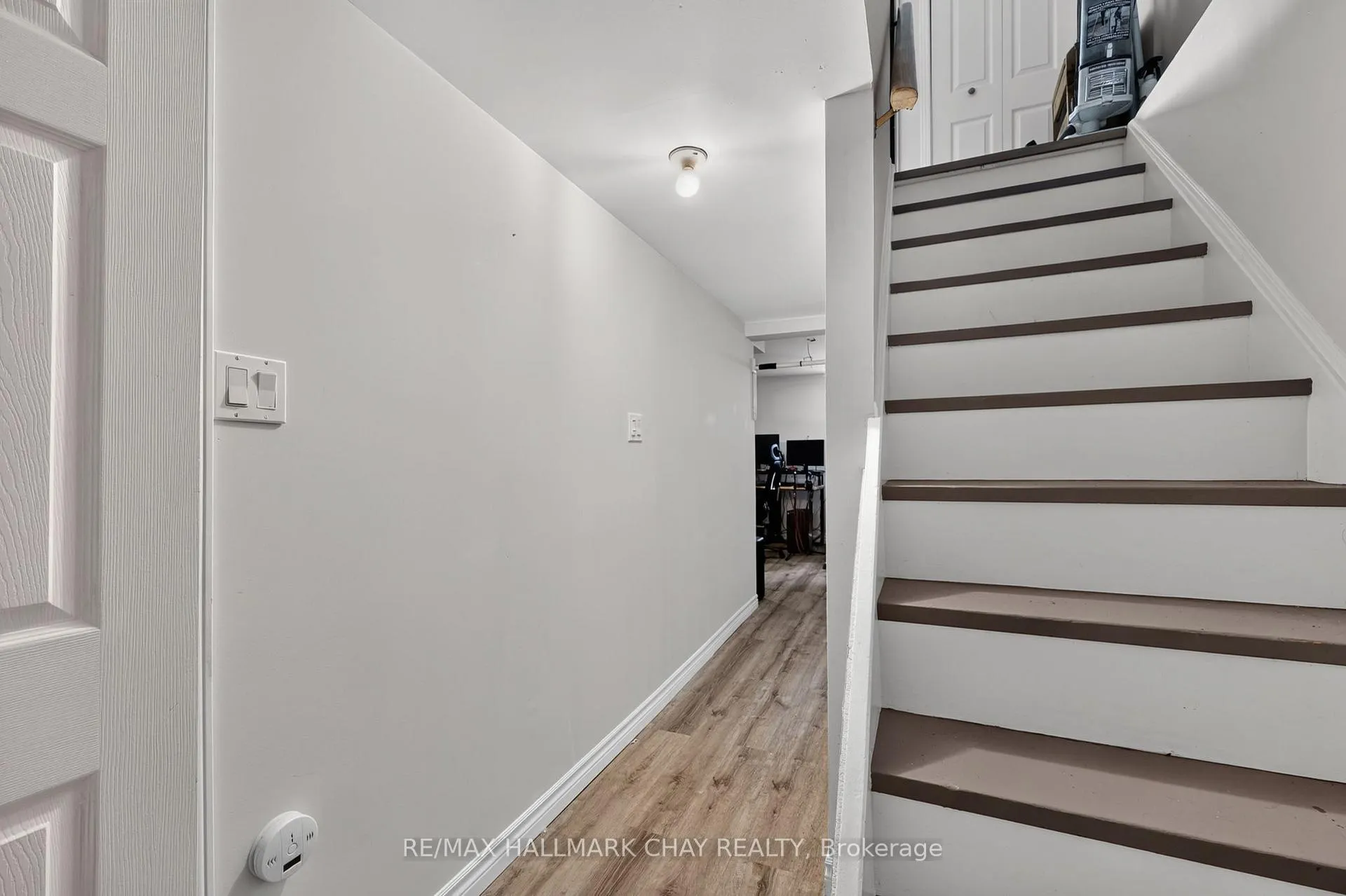 Photo 53 of 243 Letitia Street, Barrie, Letitia Heights — HOMEH