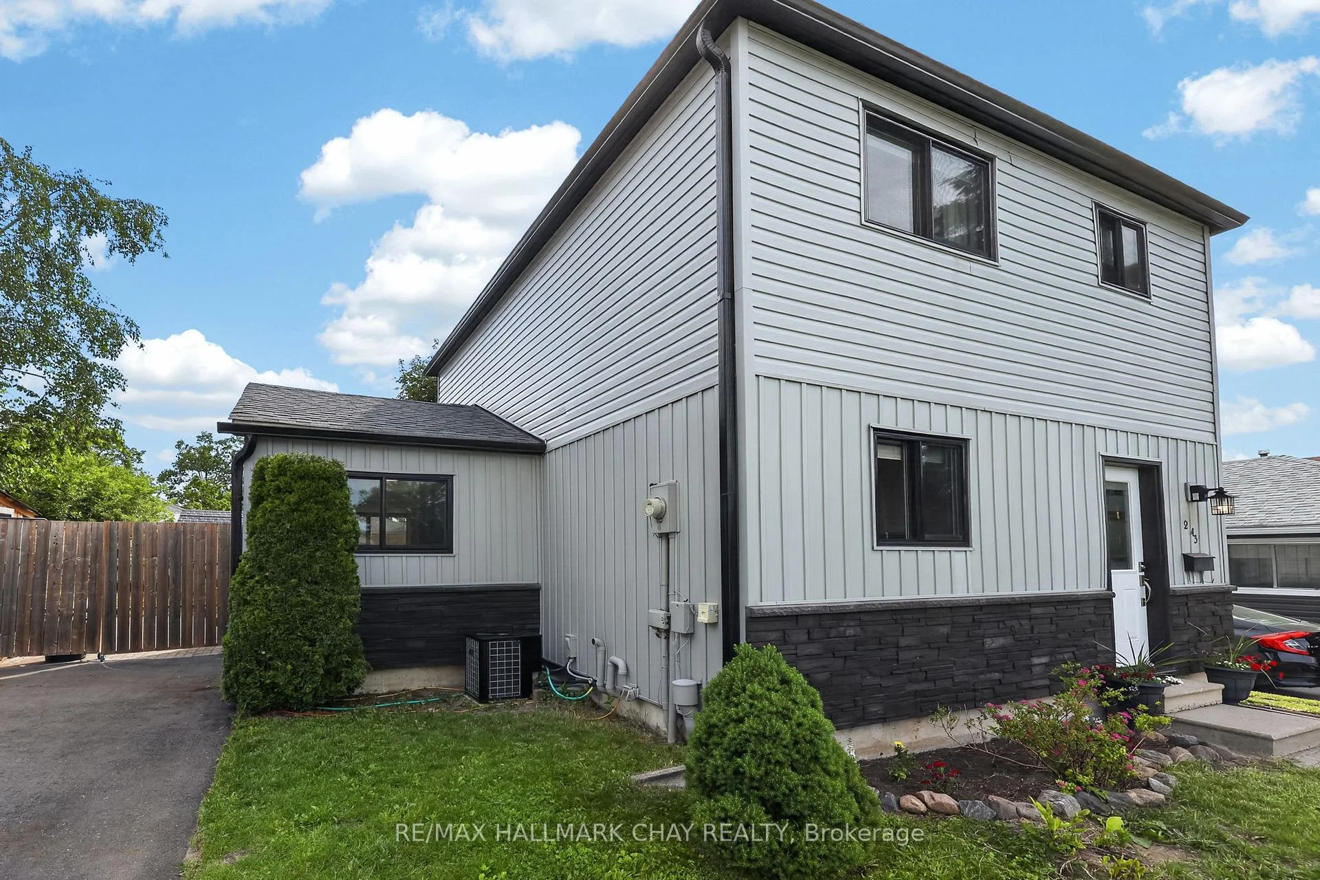 Photo 6 of 243 Letitia Street, Barrie, Letitia Heights — HOMEH