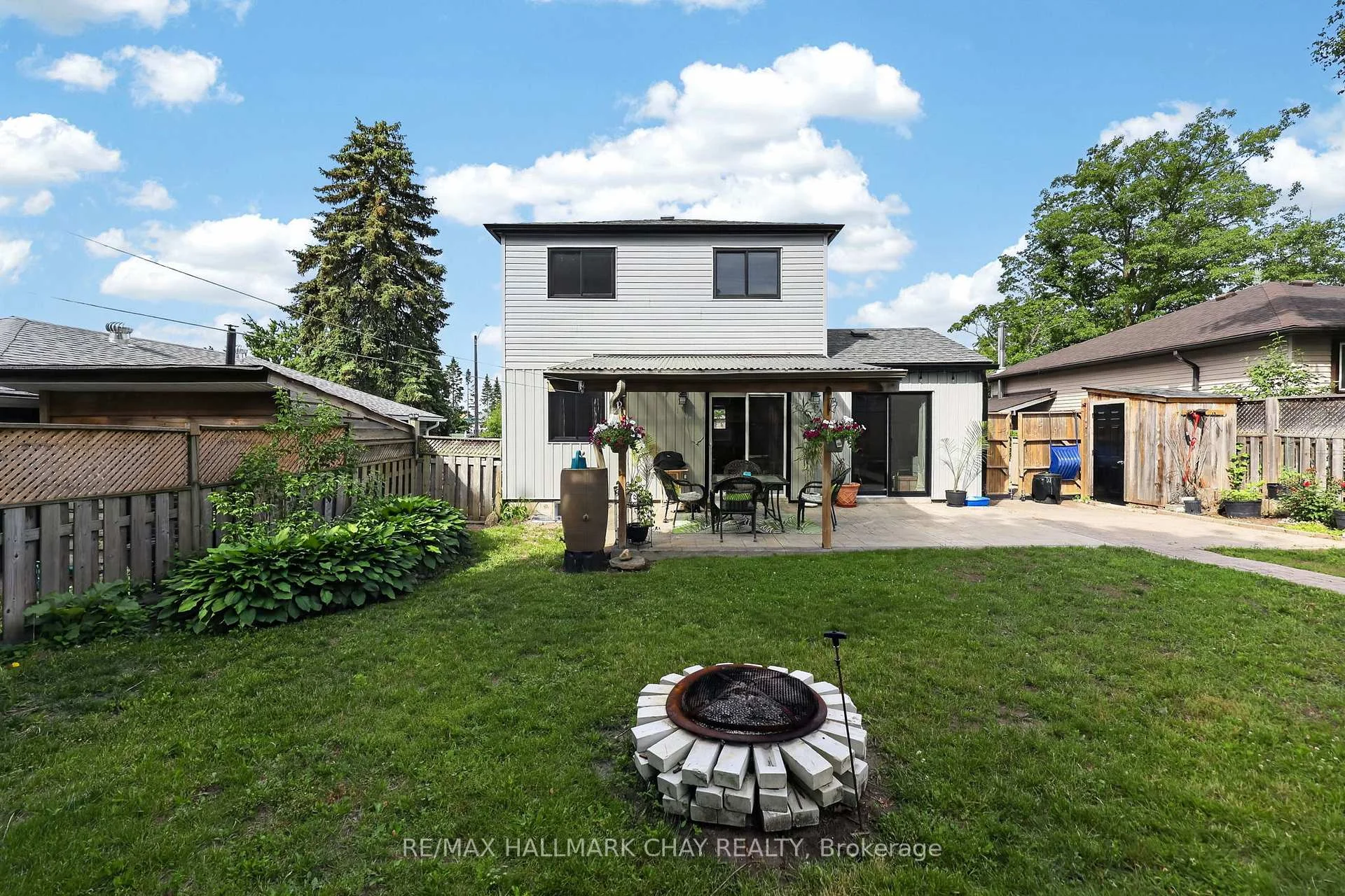 Photo 18 of 243 Letitia Street, Barrie, Letitia Heights — HOMEH