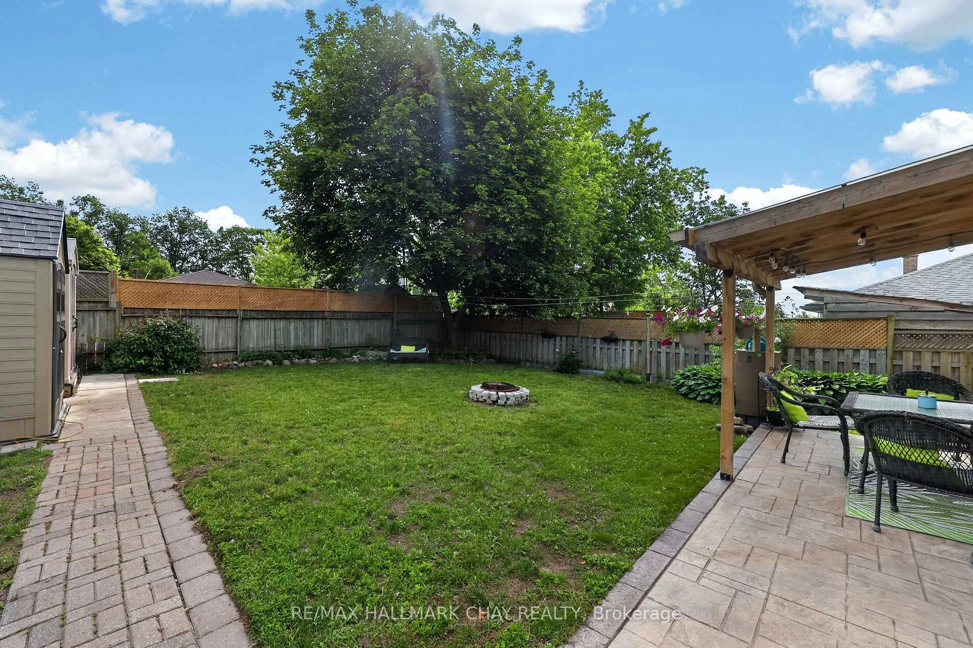 Photo 21 of 243 Letitia Street, Barrie, Letitia Heights — HOMEH
