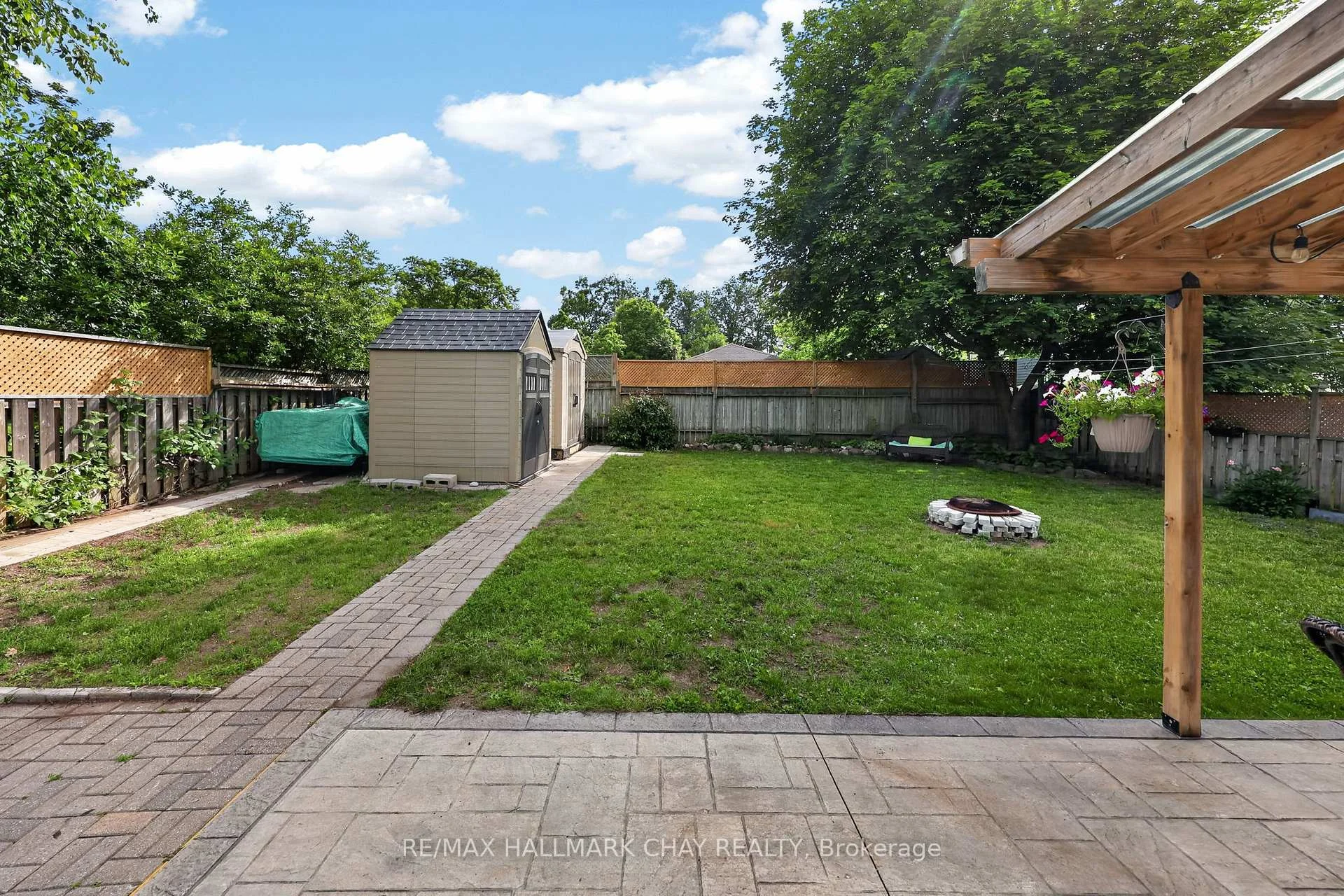 Photo 23 of 243 Letitia Street, Barrie, Letitia Heights — HOMEH