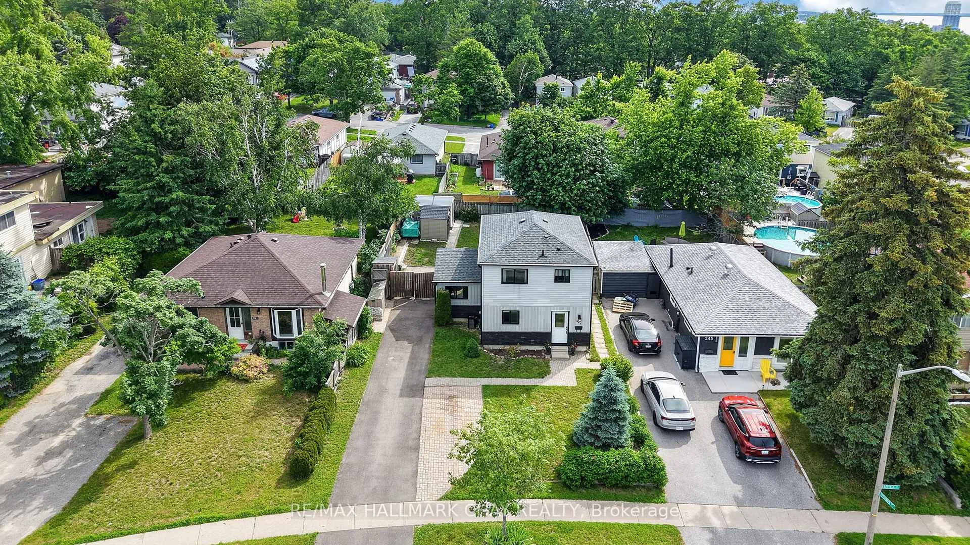 Photo 28 of 243 Letitia Street, Barrie, Letitia Heights — HOMEH