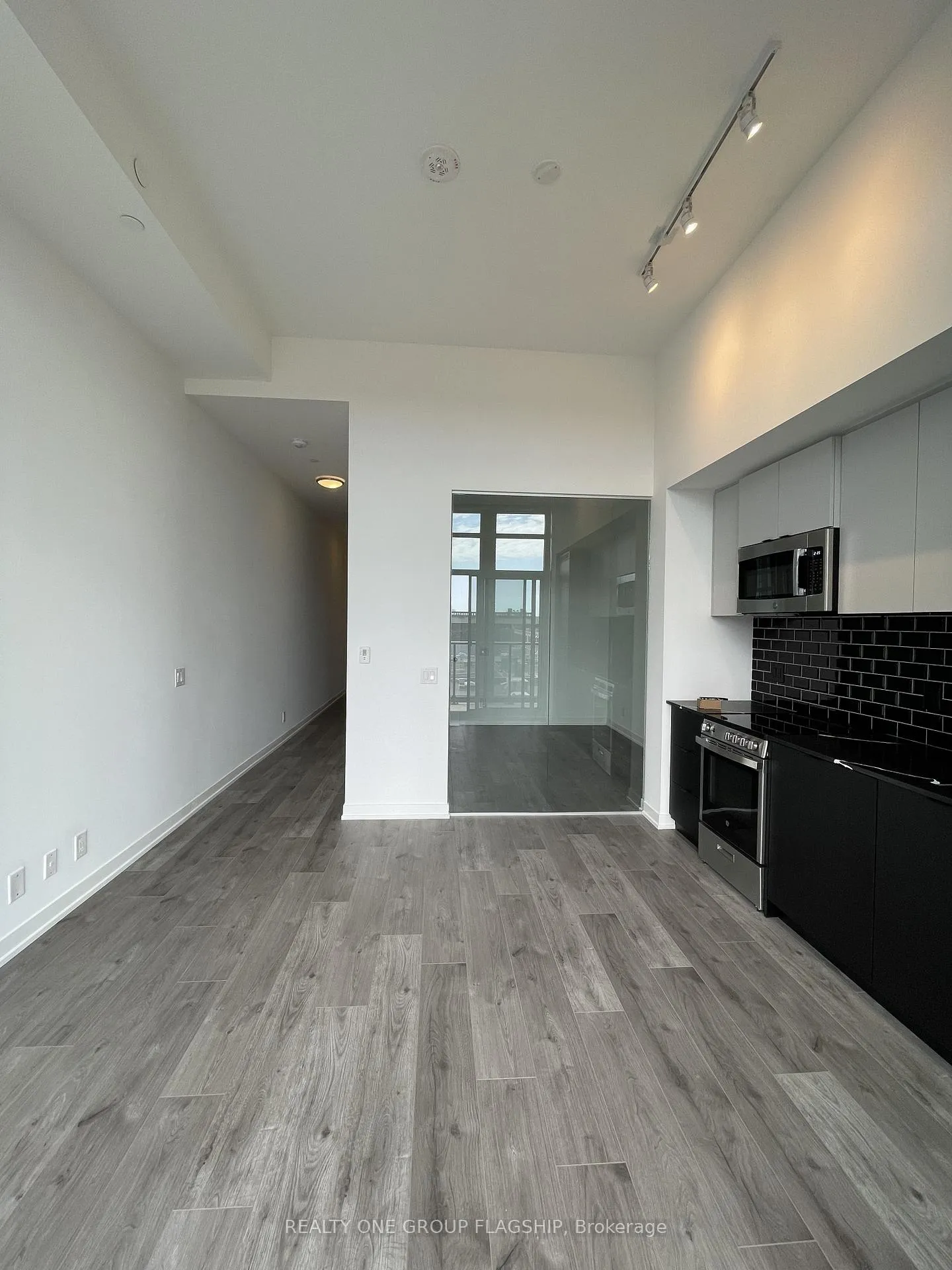 Photo 2 of Unit 423, 285 Dufferin Street, Toronto, South Parkdale — HOMEH