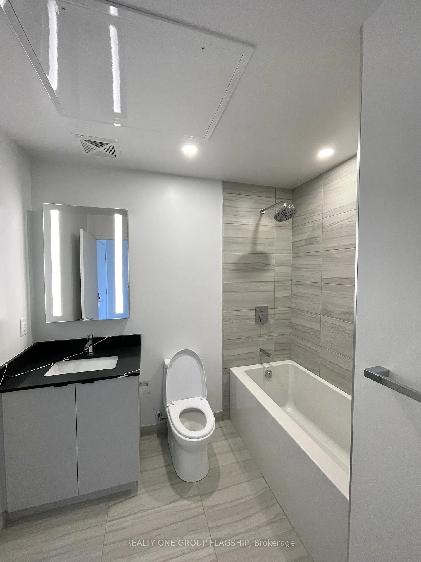 Photo 10 of Unit 423, 285 Dufferin Street, Toronto, South Parkdale — HOMEH