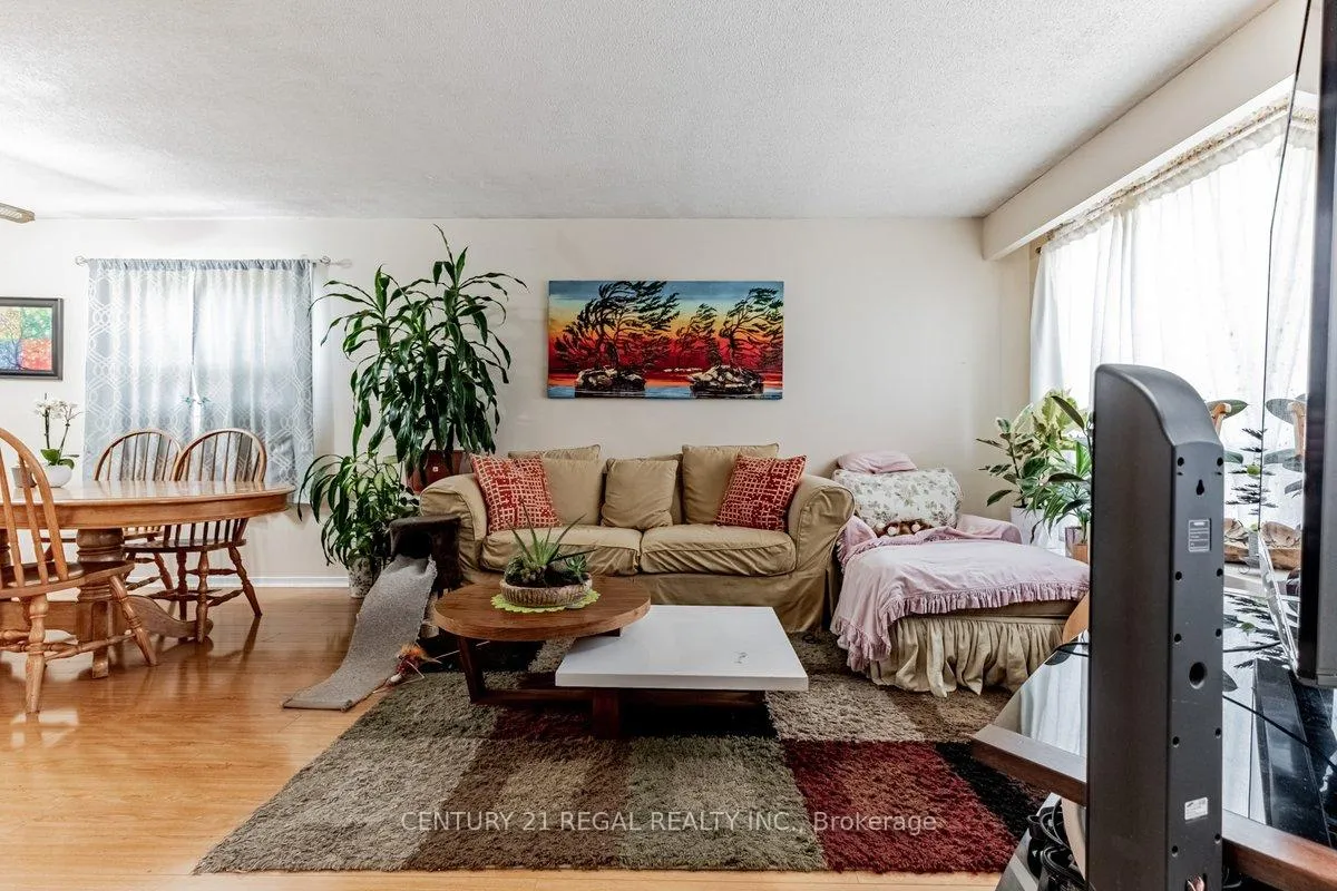 Photo 5 of 19 Carberry Crescent, Brampton, Madoc — HOMEH