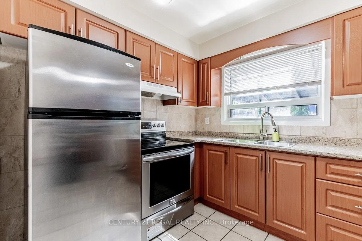 Photo 10 of 19 Carberry Crescent, Brampton, Madoc — HOMEH