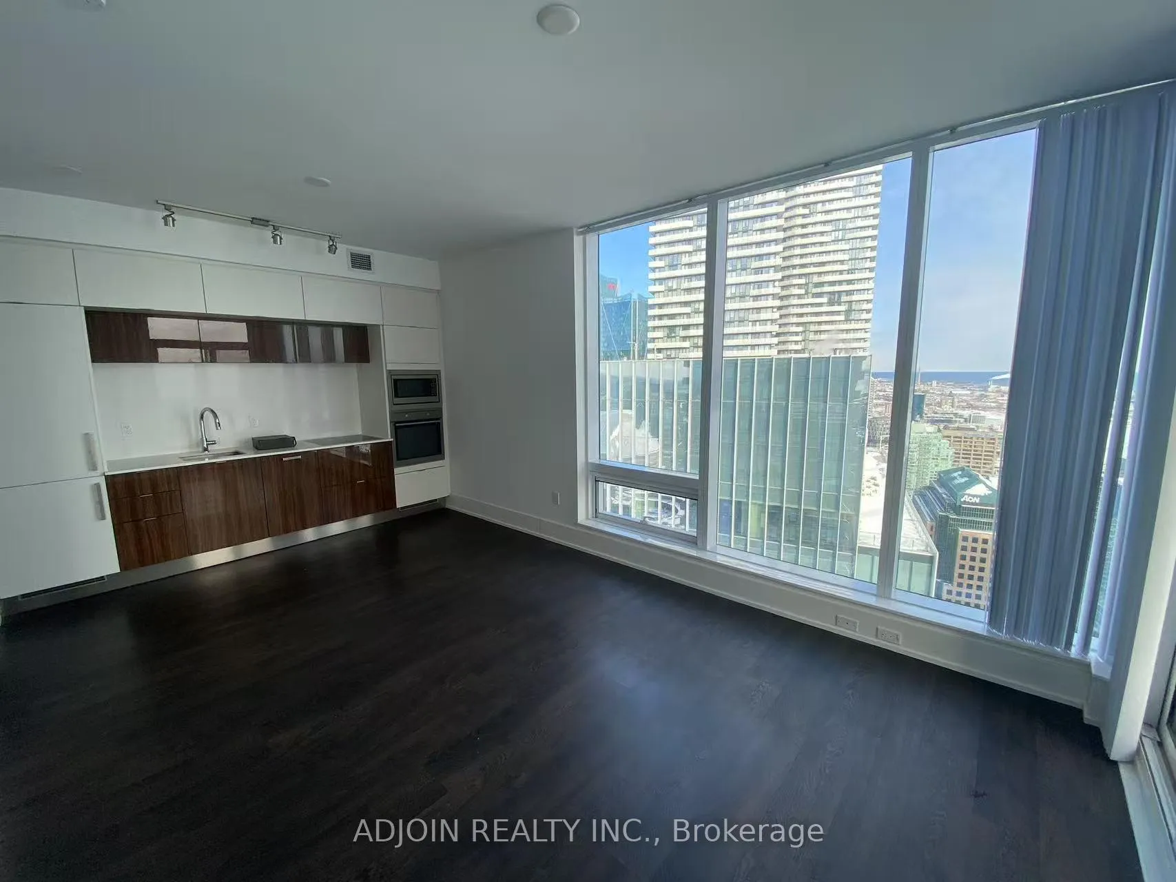 Photo 3 of Unit 5205, 10 York Street, Toronto, Waterfront Communities — HOMEH