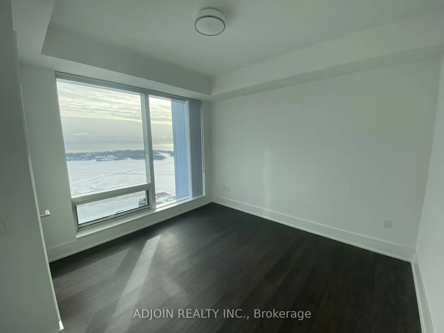 Photo 5 of Unit 5205, 10 York Street, Toronto, Waterfront Communities — HOMEH