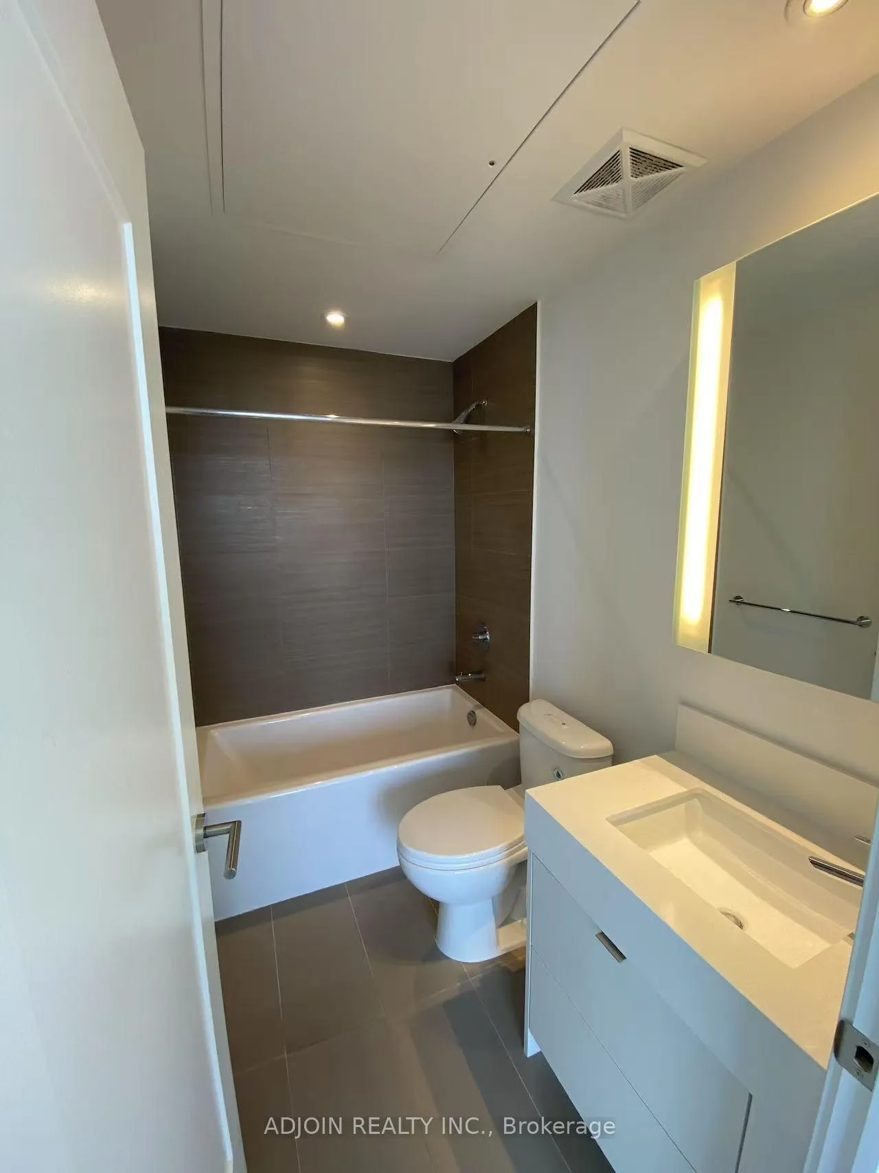 Photo 6 of Unit 5205, 10 York Street, Toronto, Waterfront Communities — HOMEH