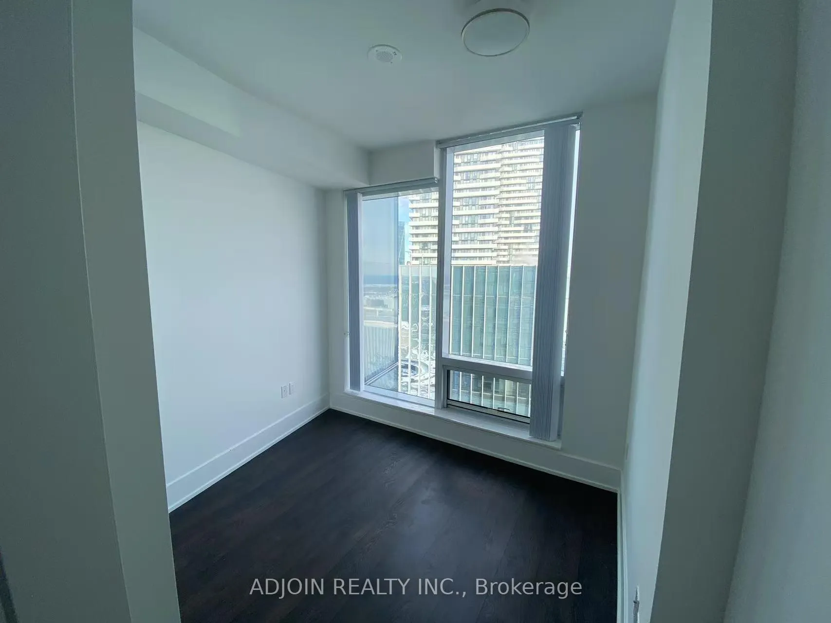 Photo 8 of Unit 5205, 10 York Street, Toronto, Waterfront Communities — HOMEH