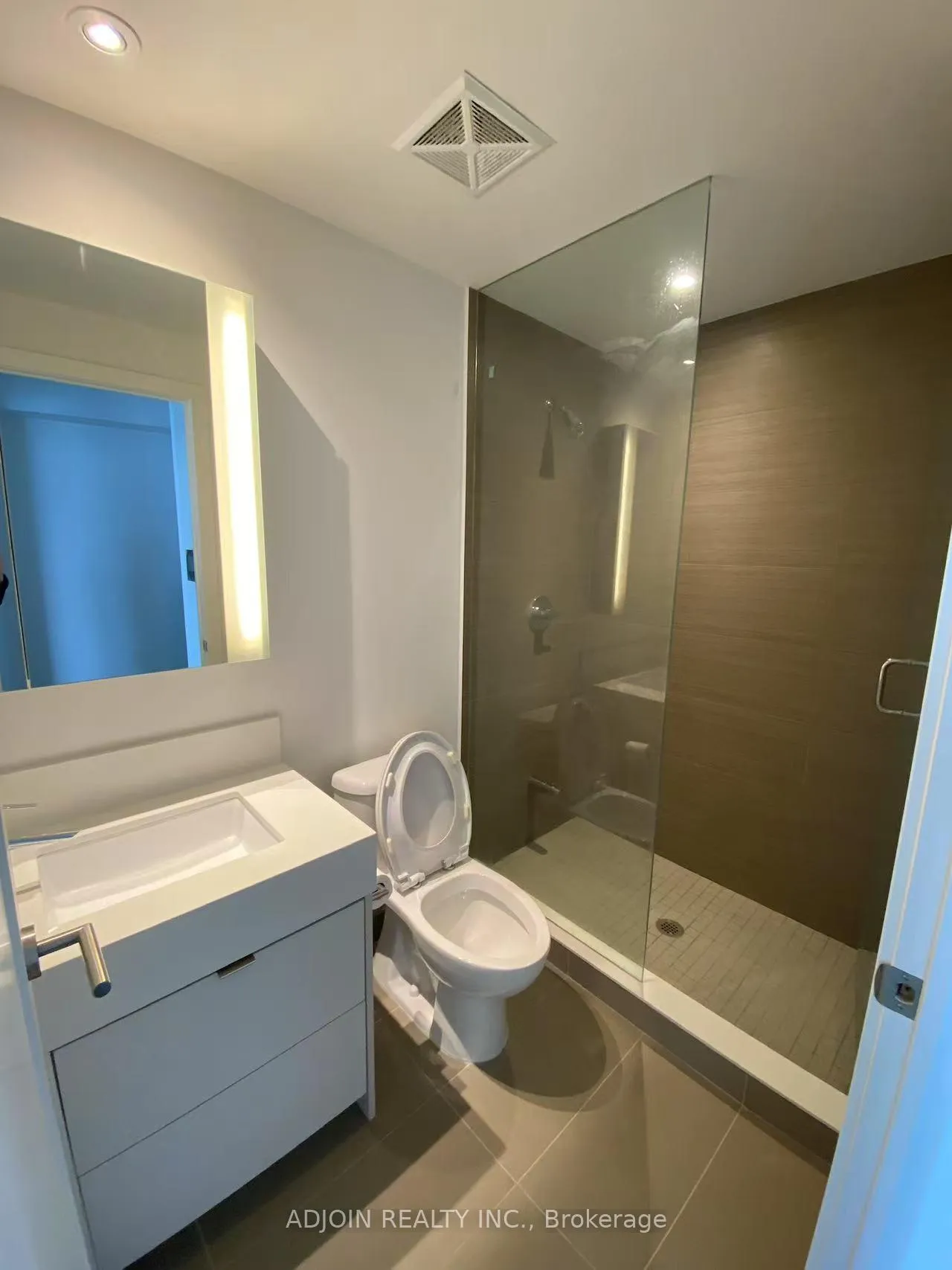 Photo 10 of Unit 5205, 10 York Street, Toronto, Waterfront Communities — HOMEH