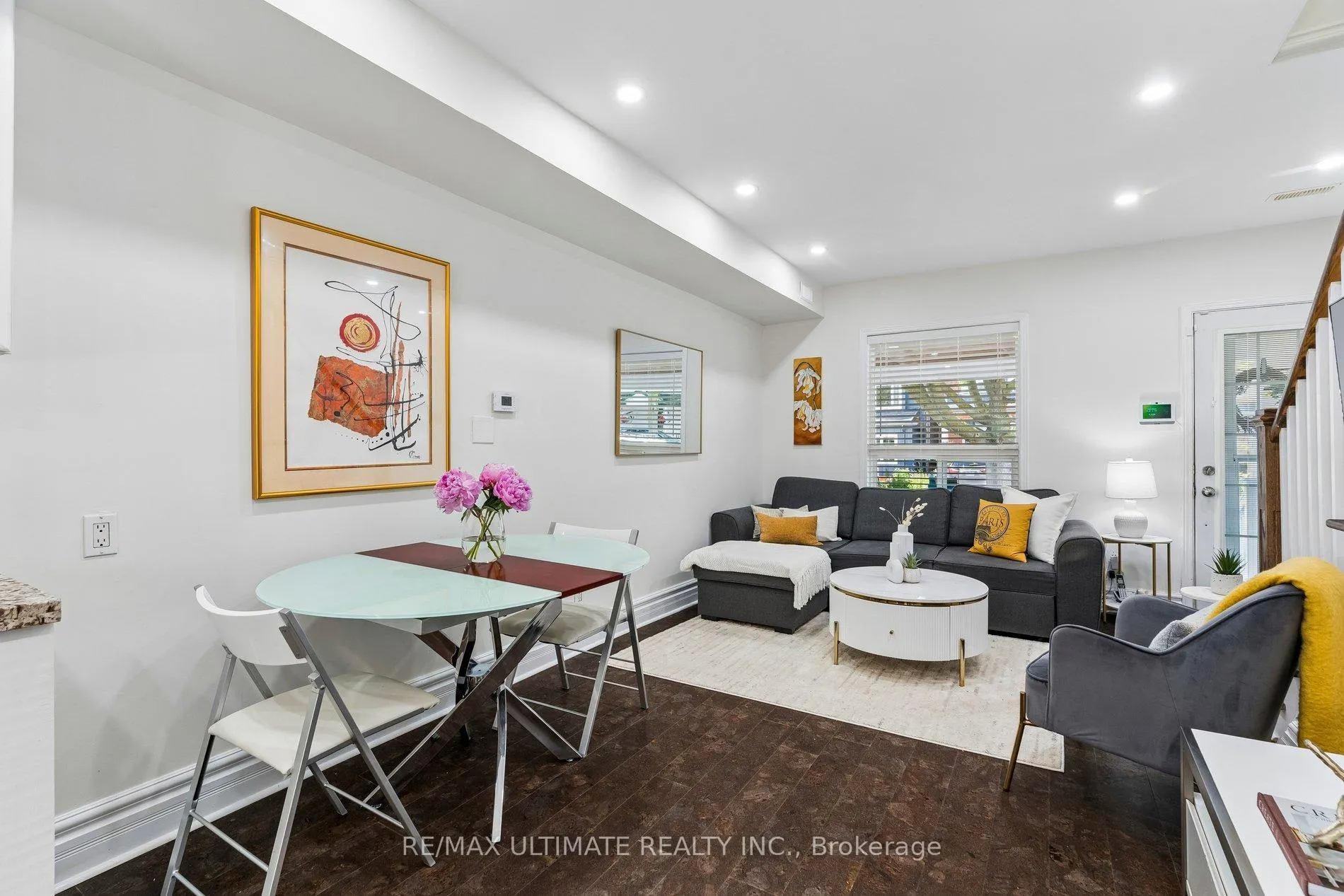 Photo 9 of 301 Kenilworth Avenue, Toronto, The Beaches — HOMEH
