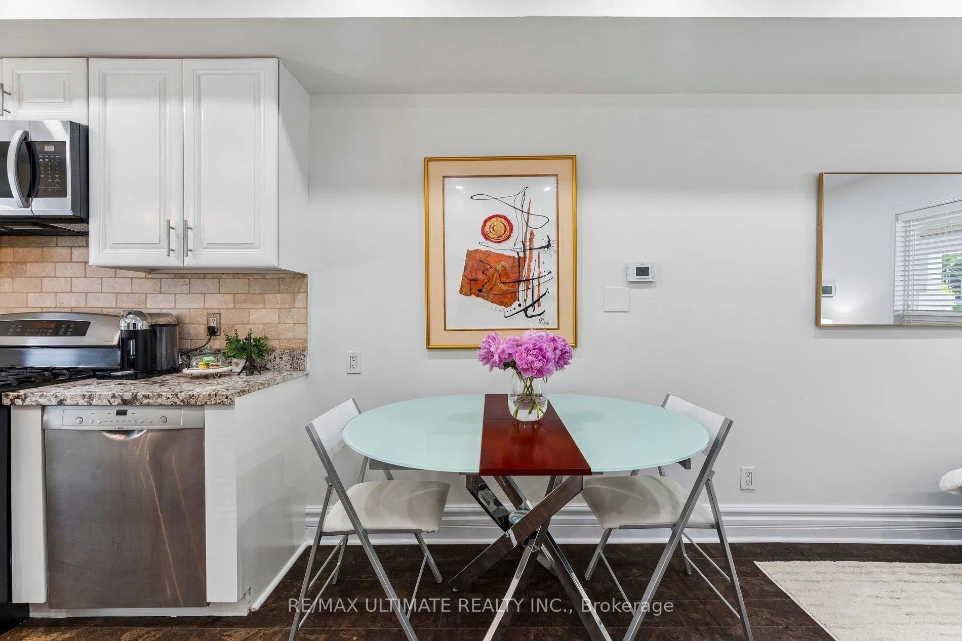 Photo 12 of 301 Kenilworth Avenue, Toronto, The Beaches — HOMEH