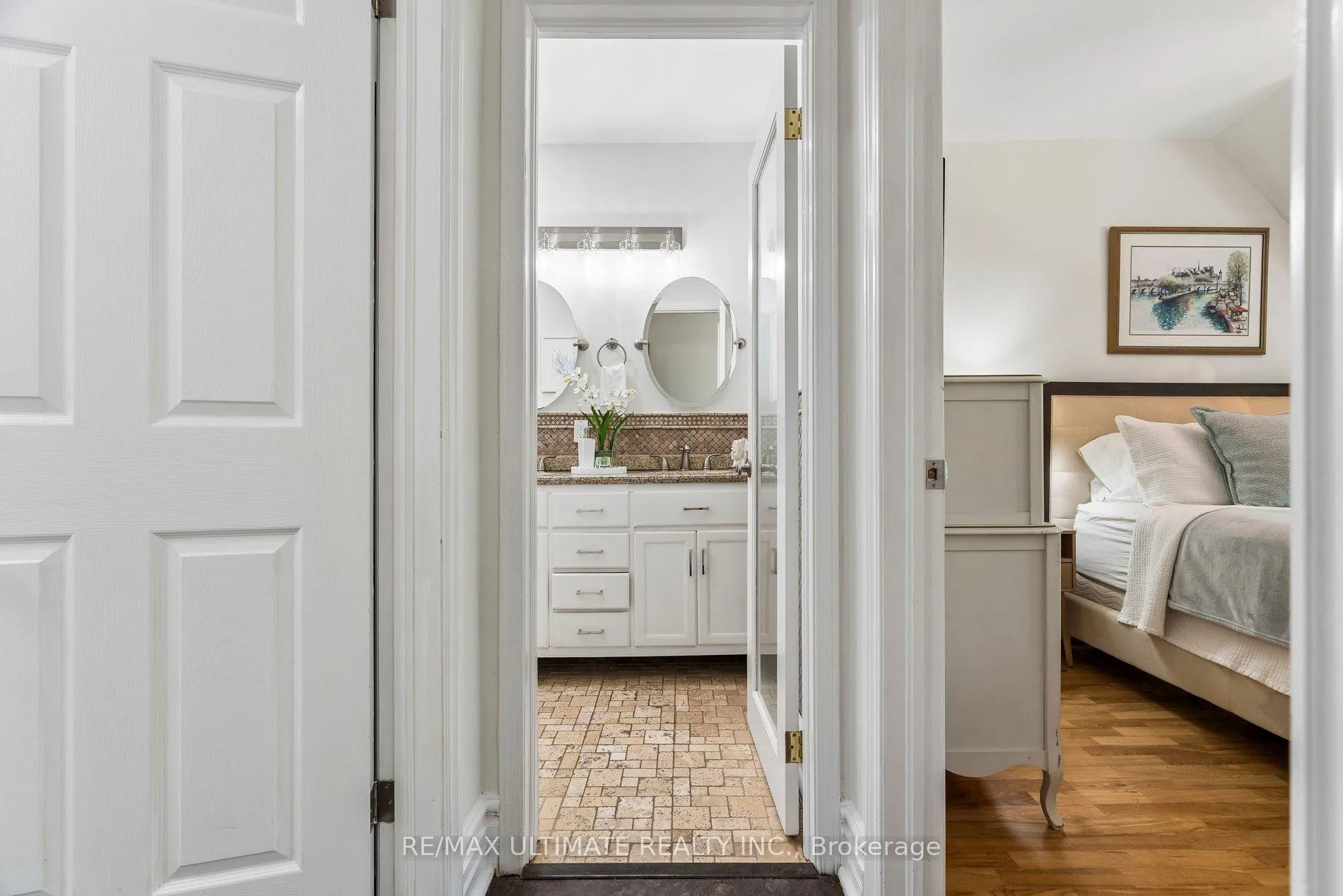 Photo 21 of 301 Kenilworth Avenue, Toronto, The Beaches — HOMEH