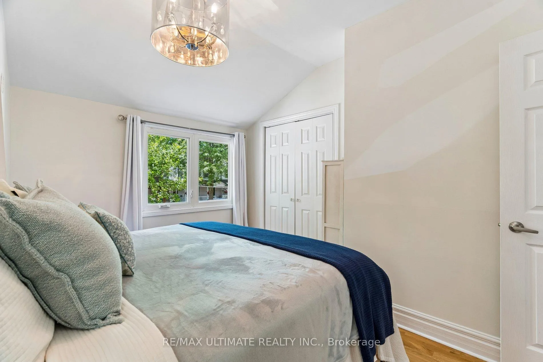 Photo 28 of 301 Kenilworth Avenue, Toronto, The Beaches — HOMEH