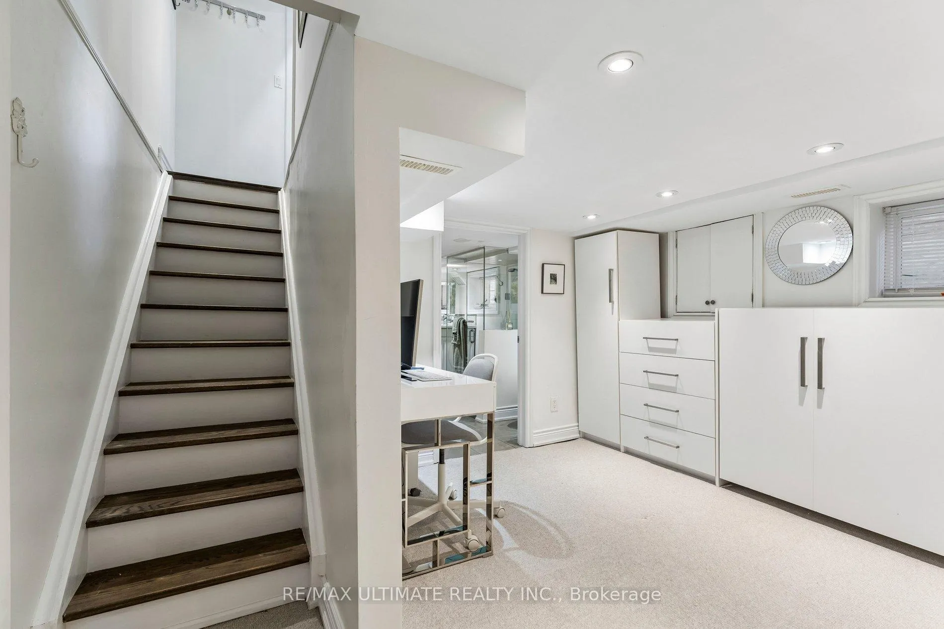 Photo 30 of 301 Kenilworth Avenue, Toronto, The Beaches — HOMEH