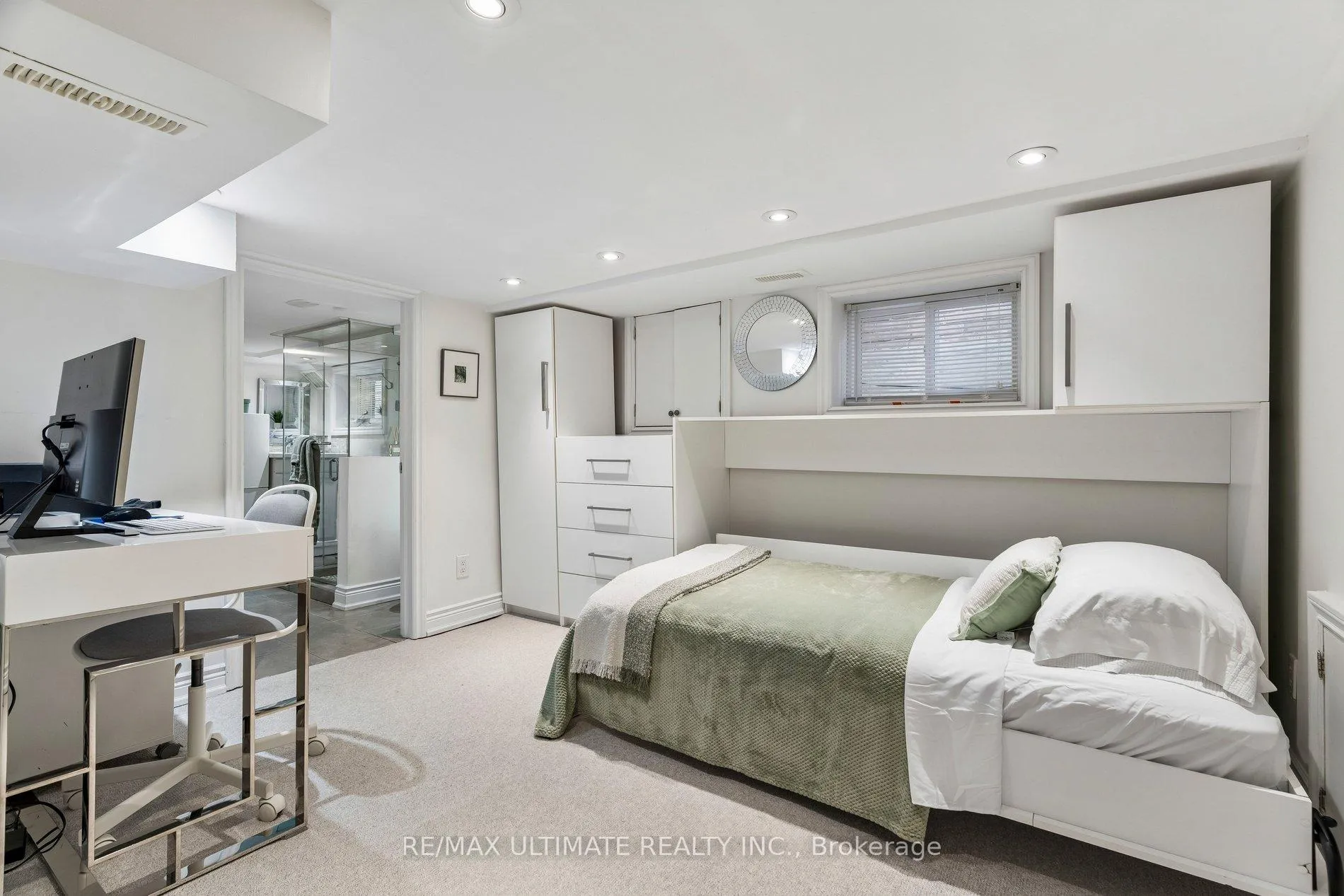 Photo 32 of 301 Kenilworth Avenue, Toronto, The Beaches — HOMEH