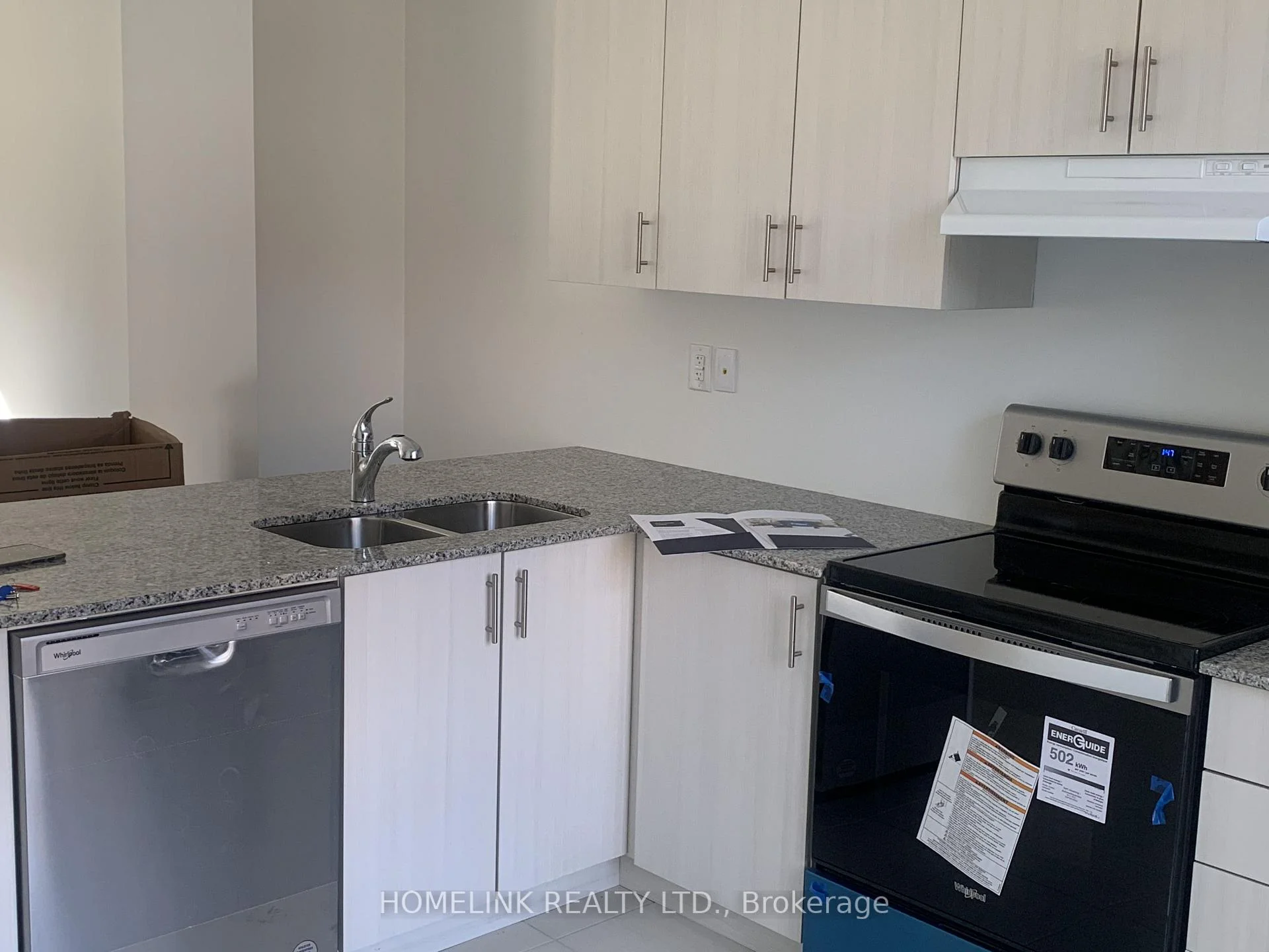 Photo 2 of 51 Selfridge Way, Whitby, Downtown Whitby — HOMEH