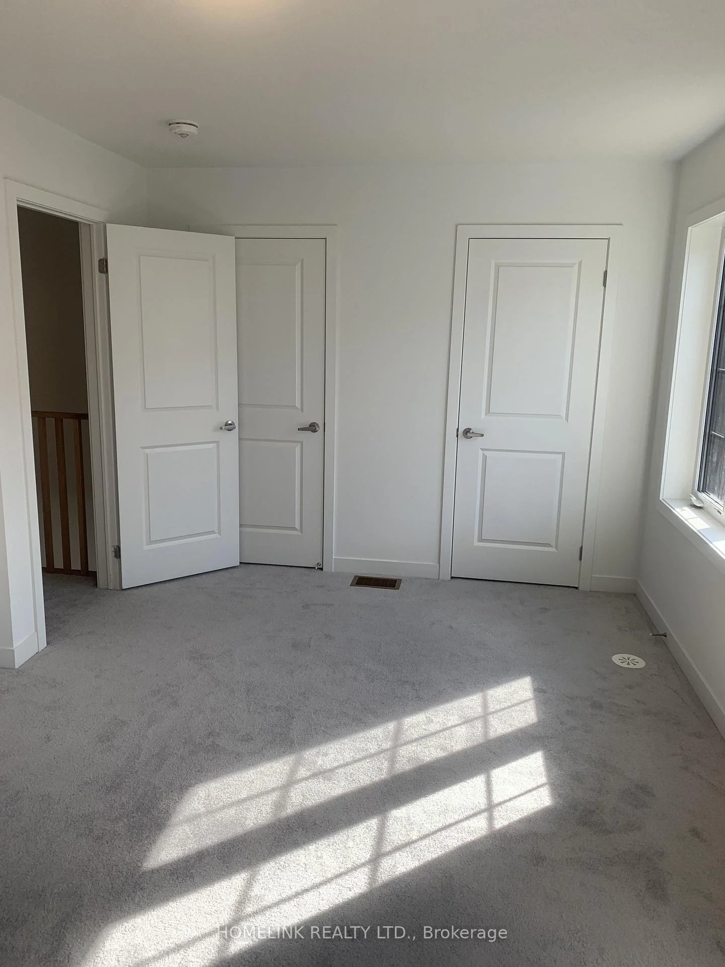 Photo 11 of 51 Selfridge Way, Whitby, Downtown Whitby — HOMEH
