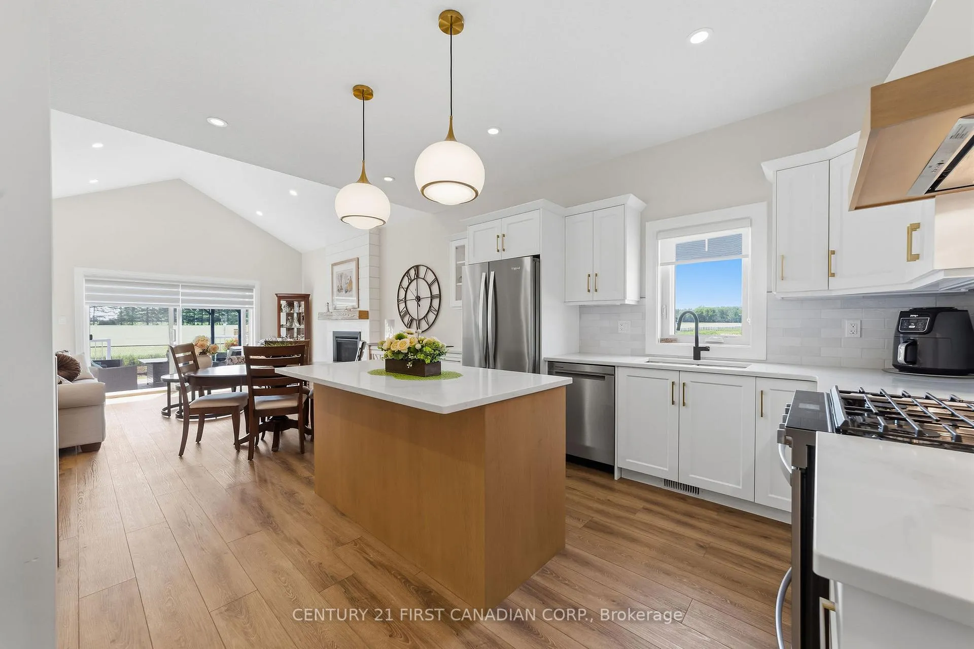 Photo 10 of 4 Postma Crescent, North Middlesex, Ailsa Craig — HOMEH