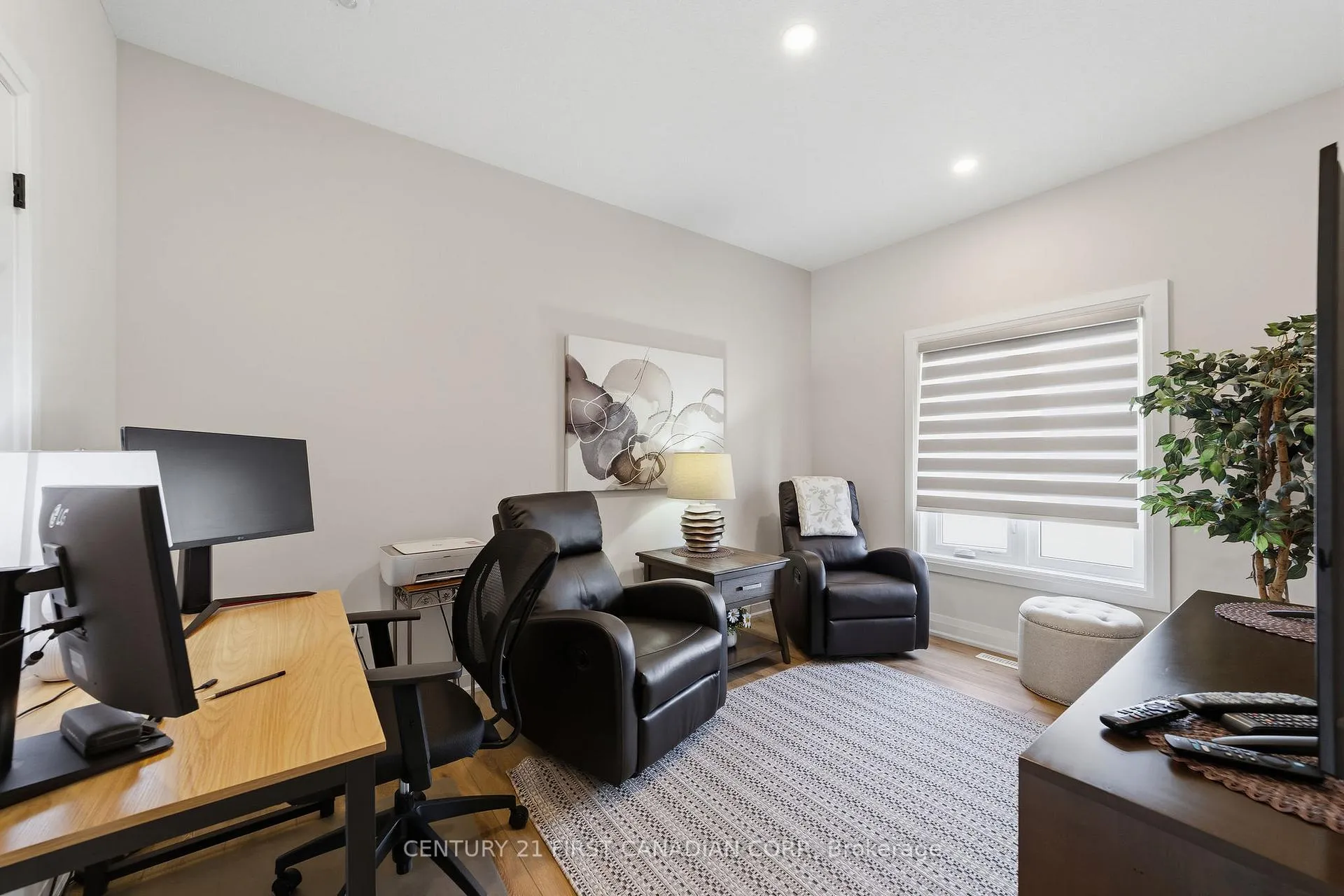 Photo 16 of 4 Postma Crescent, North Middlesex, Ailsa Craig — HOMEH