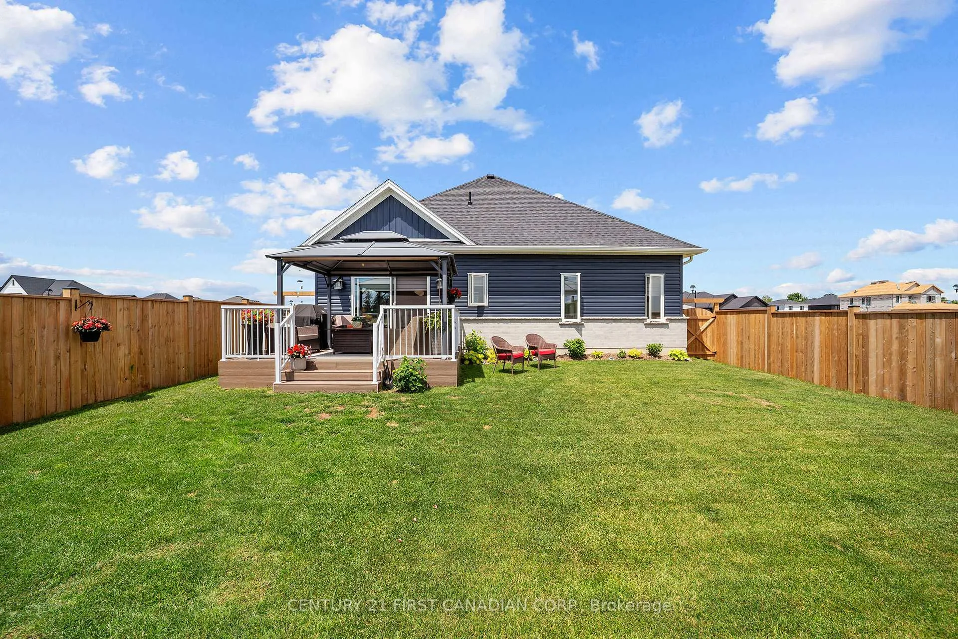 Photo 31 of 4 Postma Crescent, North Middlesex, Ailsa Craig — HOMEH