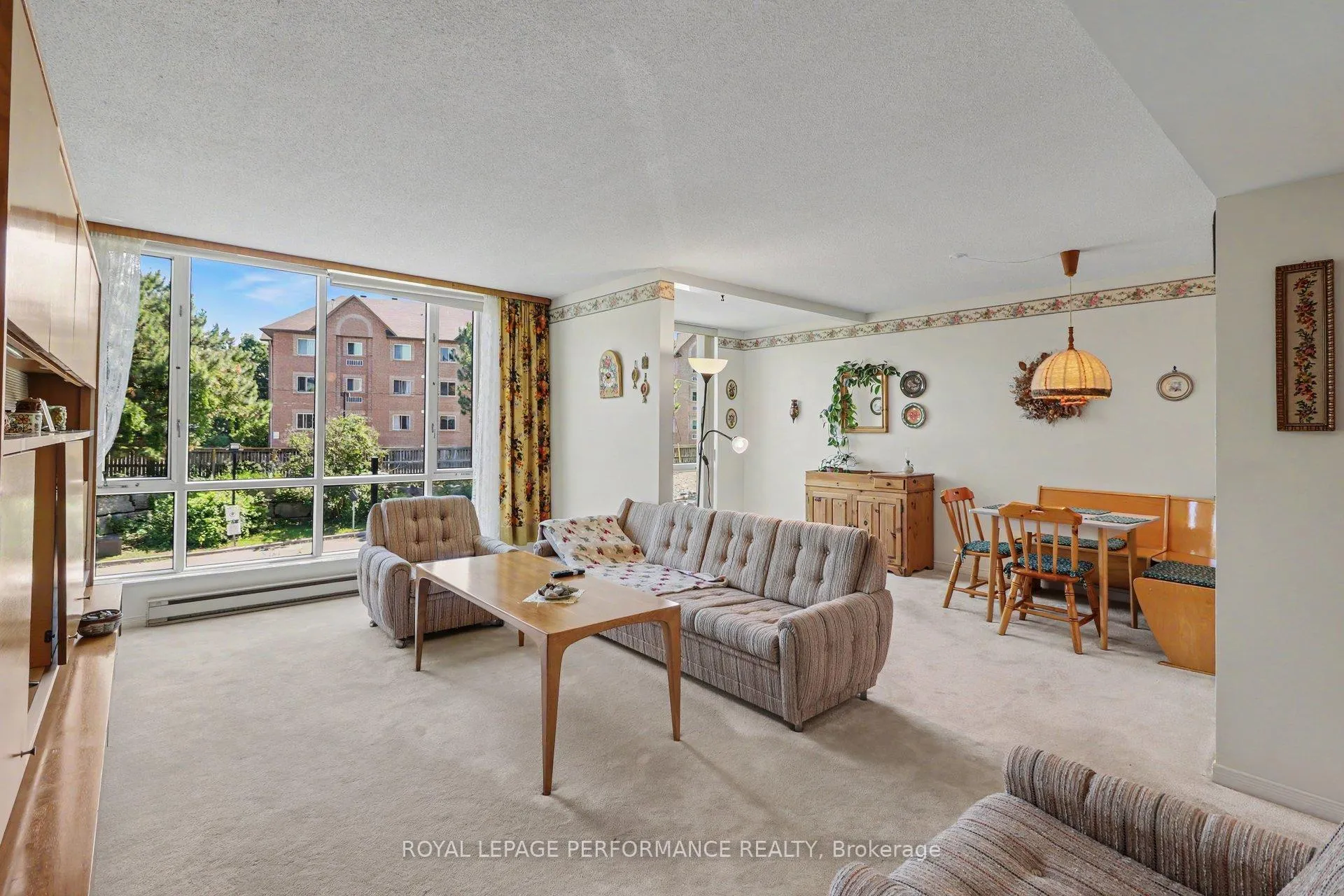 Photo 2 of Unit 304, 340 Centrum Boulevard, Ottawa, Bilberry Creek/Queenswood Heights — HOMEH