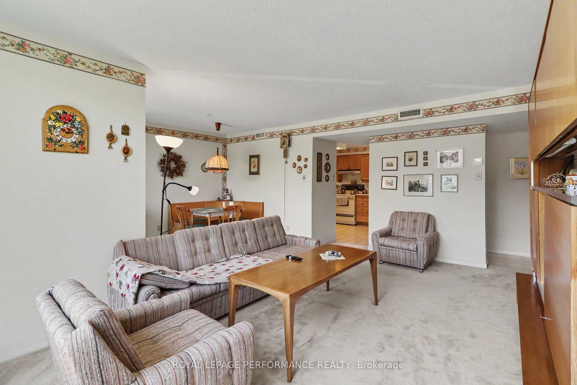 Photo 3 of Unit 304, 340 Centrum Boulevard, Ottawa, Bilberry Creek/Queenswood Heights — HOMEH