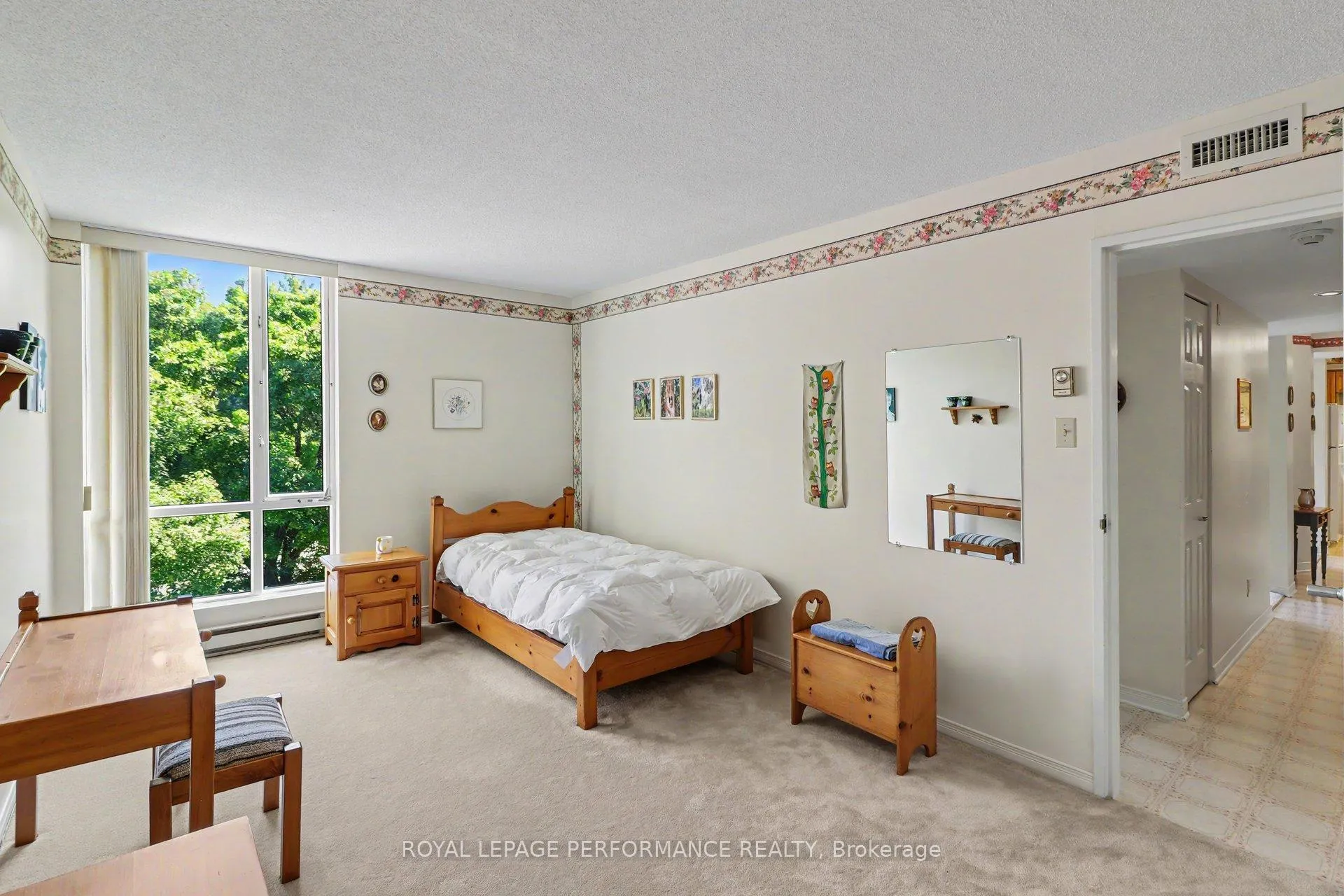 Photo 15 of Unit 304, 340 Centrum Boulevard, Ottawa, Bilberry Creek/Queenswood Heights — HOMEH