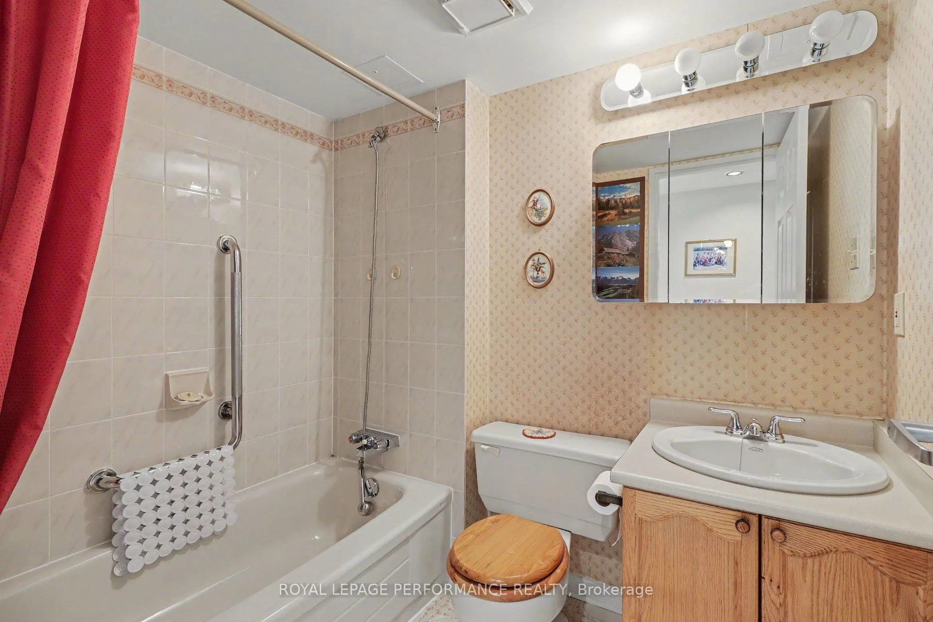 Photo 17 of Unit 304, 340 Centrum Boulevard, Ottawa, Bilberry Creek/Queenswood Heights — HOMEH