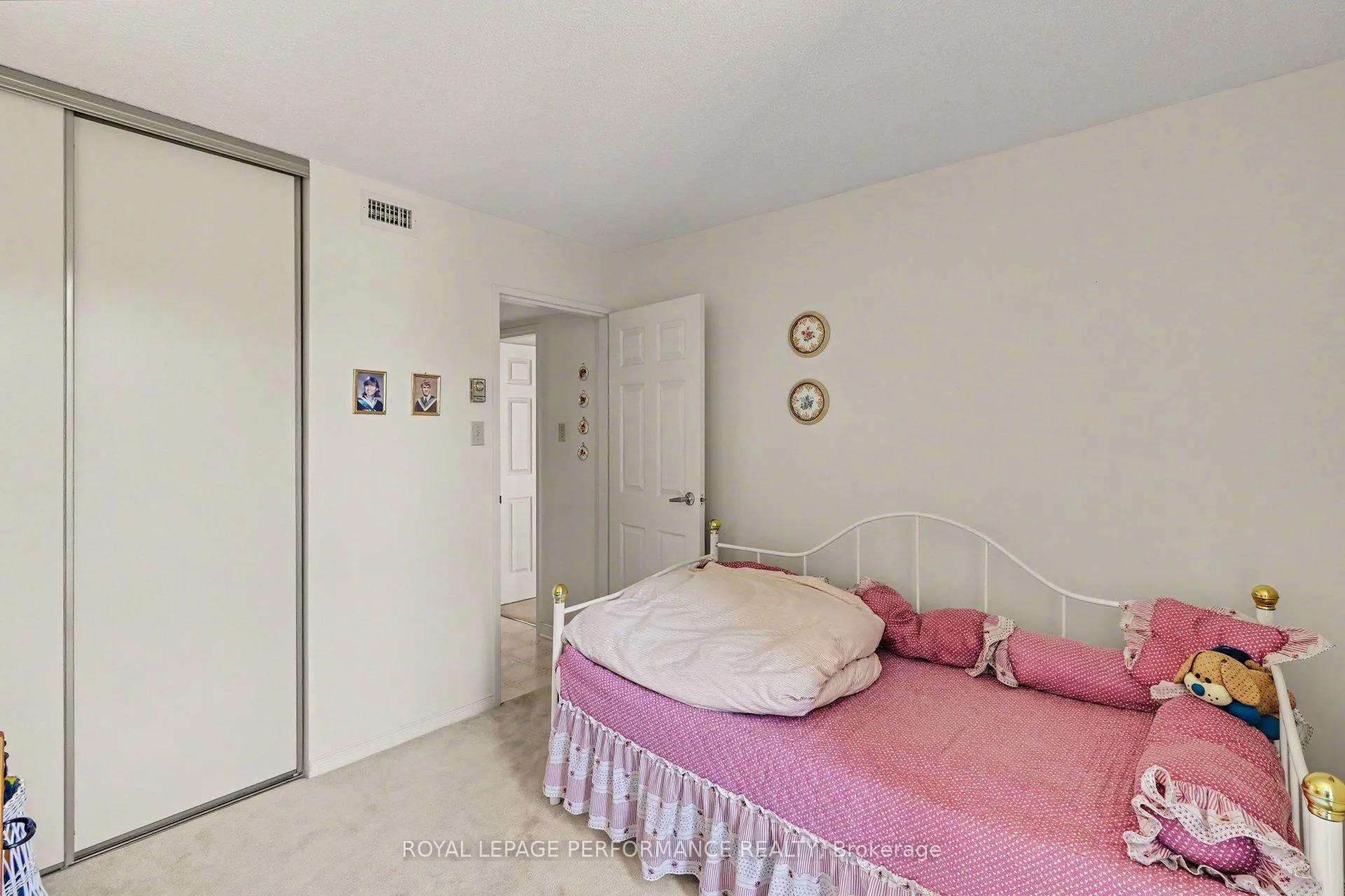 Photo 18 of Unit 304, 340 Centrum Boulevard, Ottawa, Bilberry Creek/Queenswood Heights — HOMEH